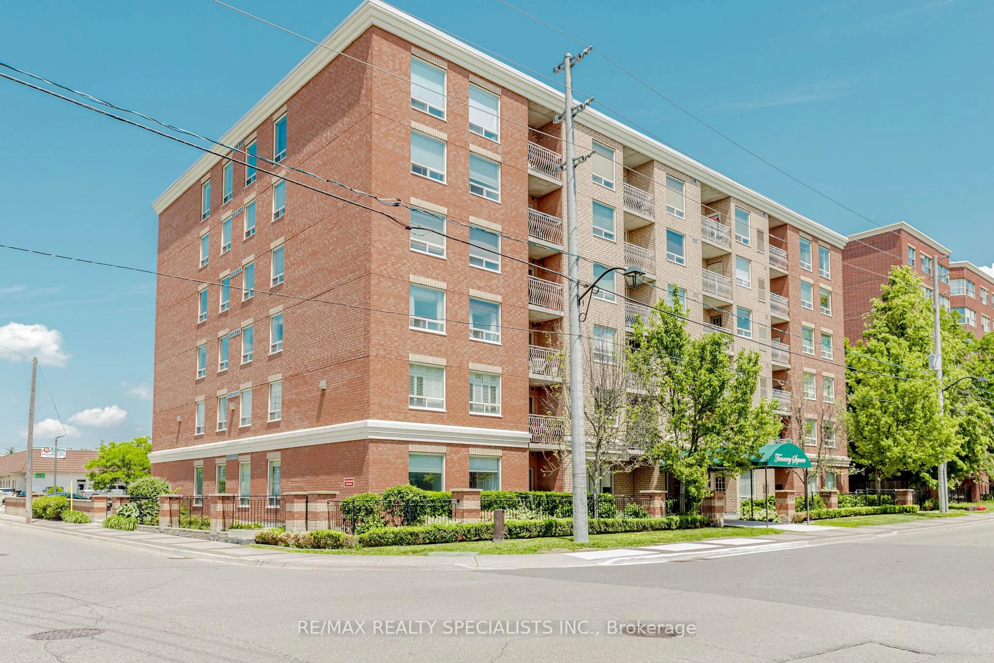 Unknown for 32 Tannery St #401, Mississauga Ontario L5M 6T6