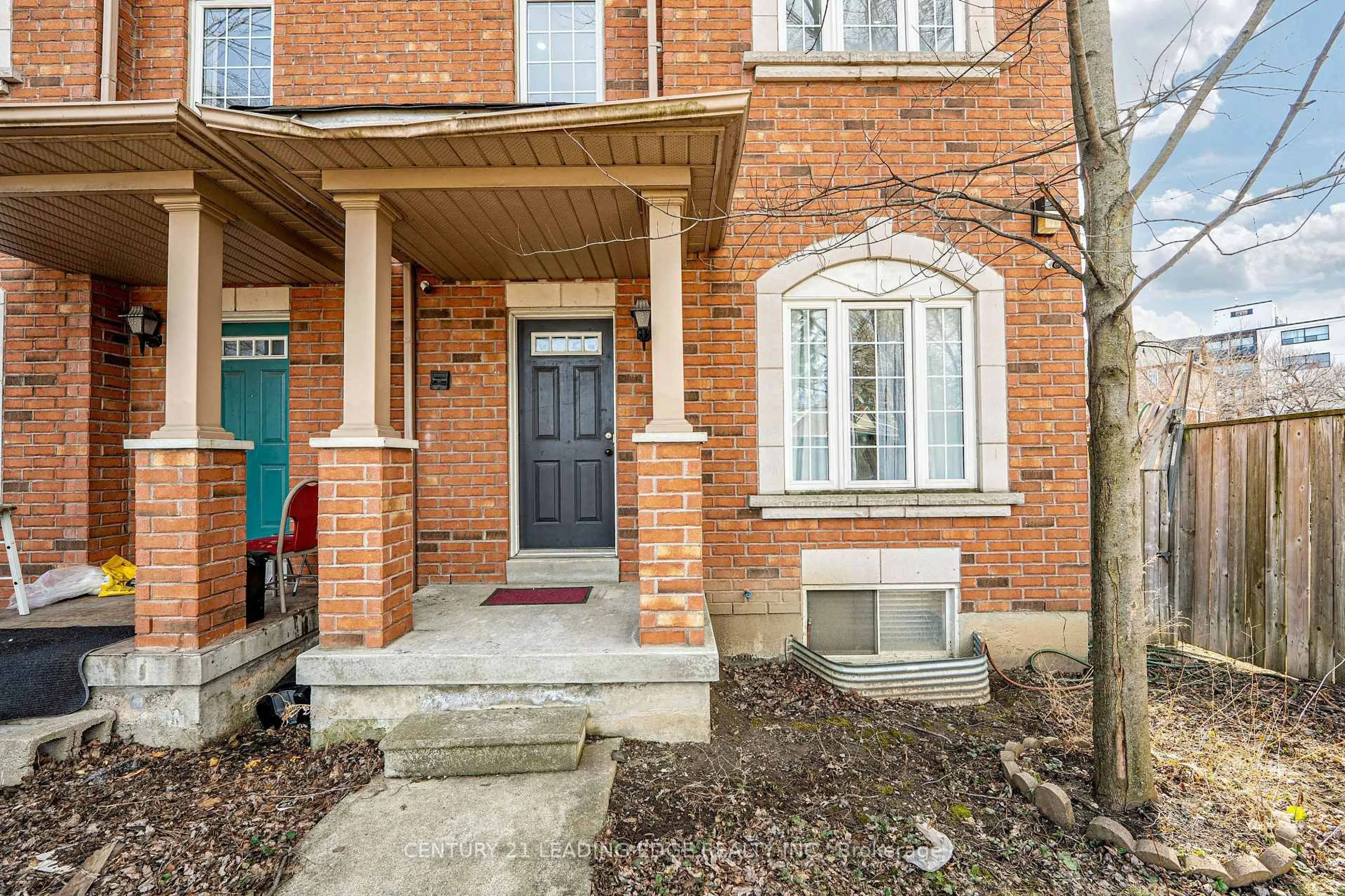 Unknown for 75 Elphick Lane, Toronto Ontario M9N 4A2
