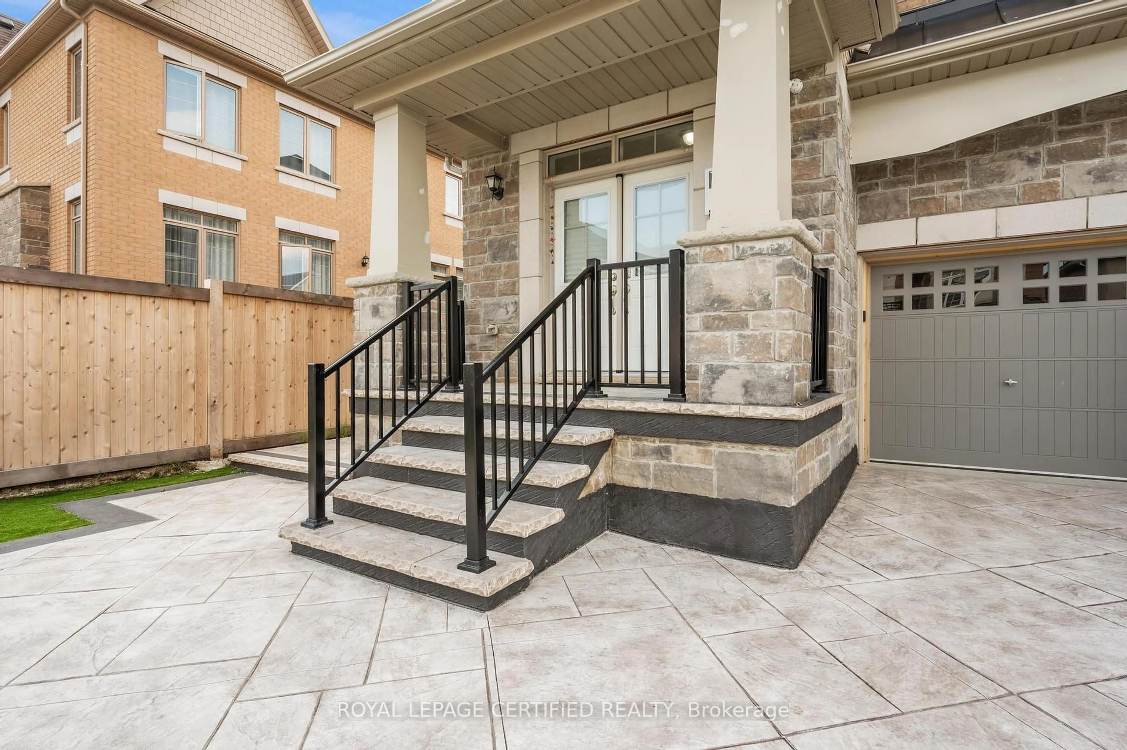 Patio, street for 42 Kambalda Rd, Brampton Ontario L7A 0C3