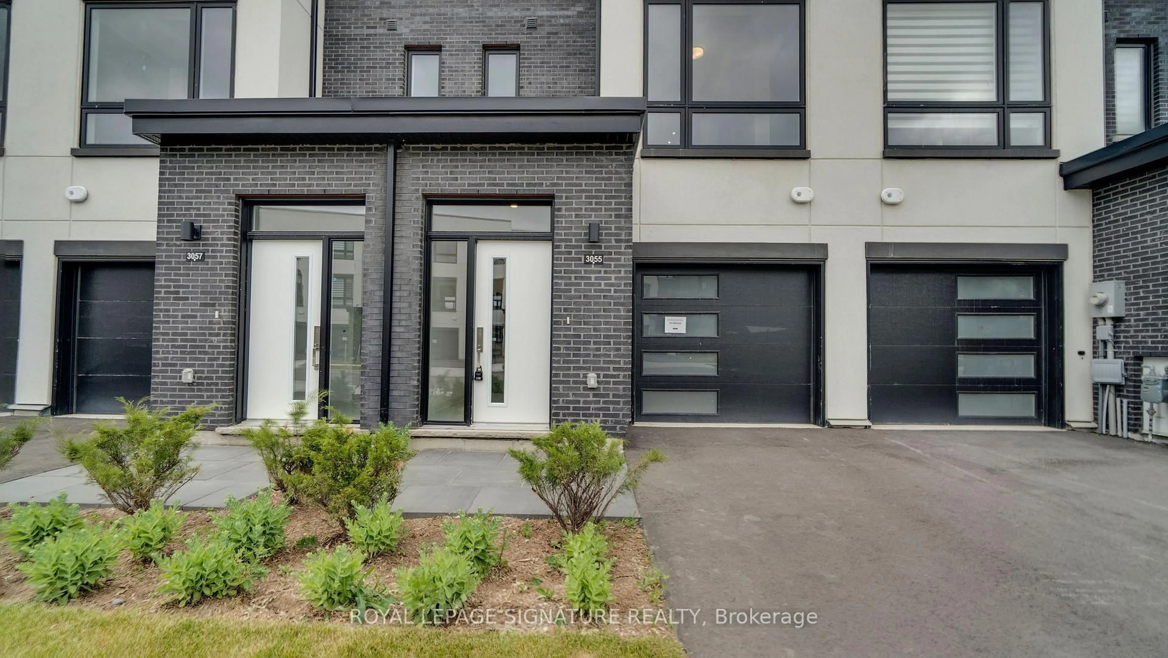 Home with brick exterior material, street for 3055 Trailside Dr, Oakville Ontario L6M 4M2