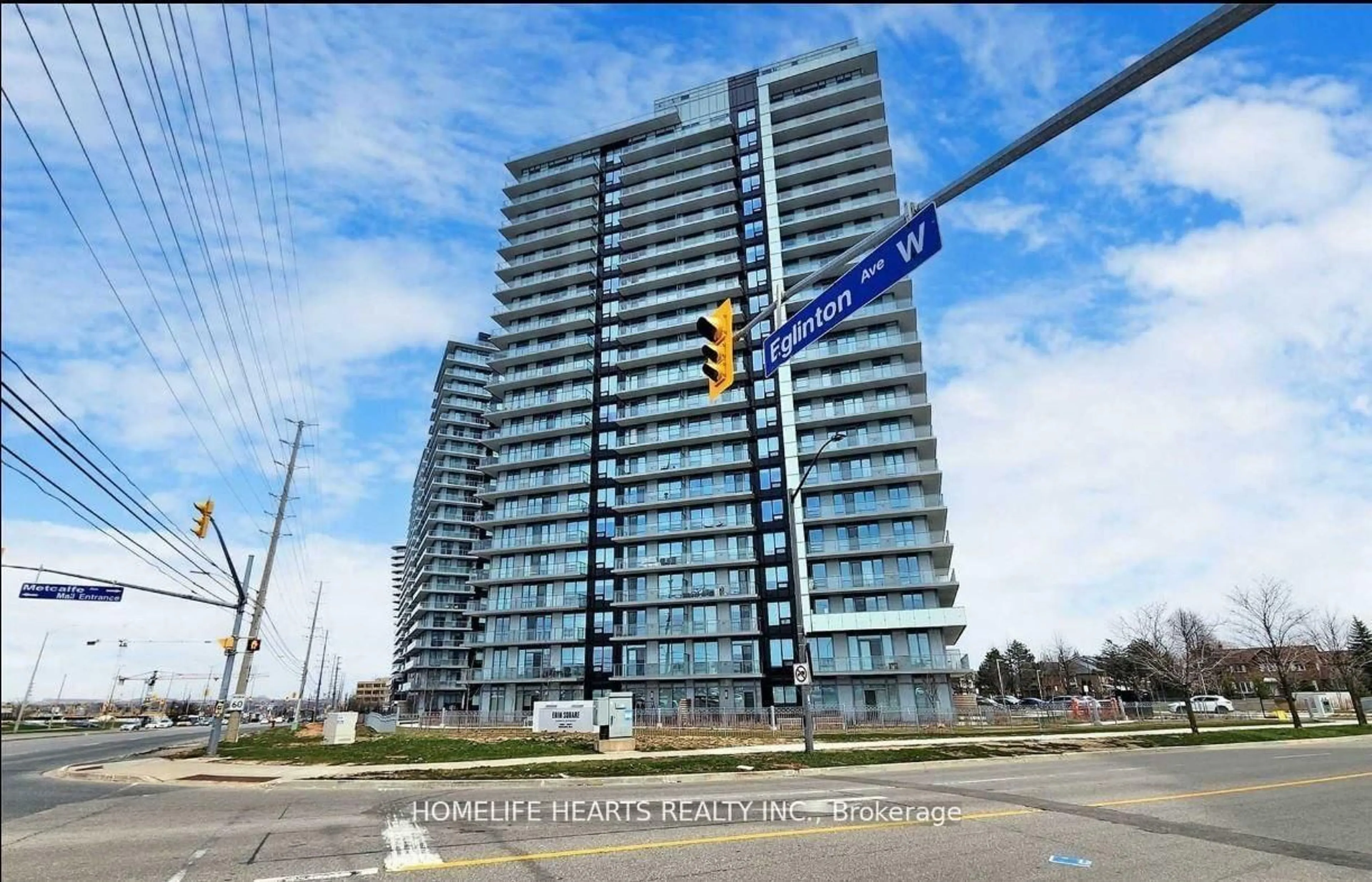 Blurry image for 4655 Metcalfe Ave #204, Mississauga Ontario L5M 0Z7