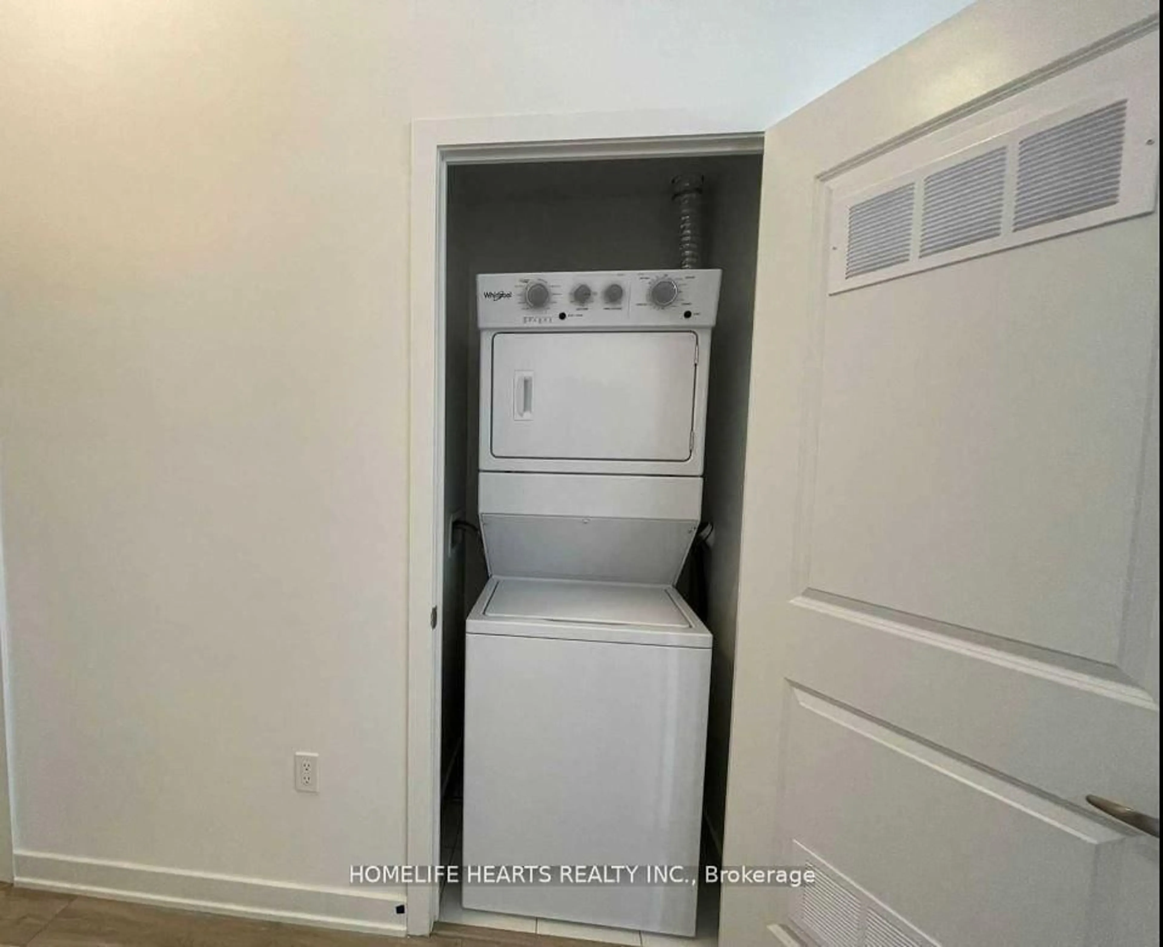 Laundry room for 4655 Metcalfe Ave #204, Mississauga Ontario L5M 0Z7