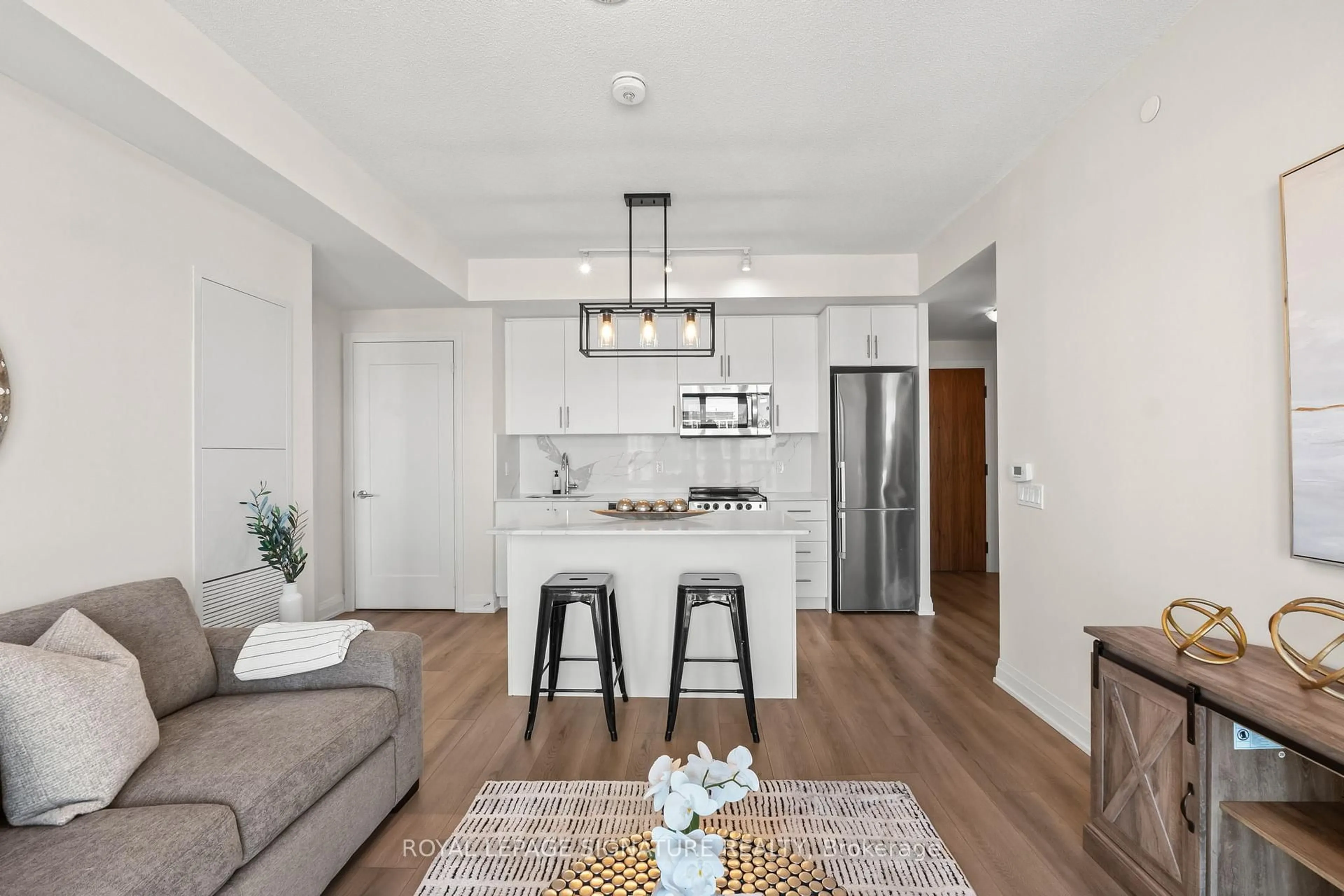 Open concept kitchen, unknown for 509 Dundas St #512, Oakville Ontario L6M 1L9