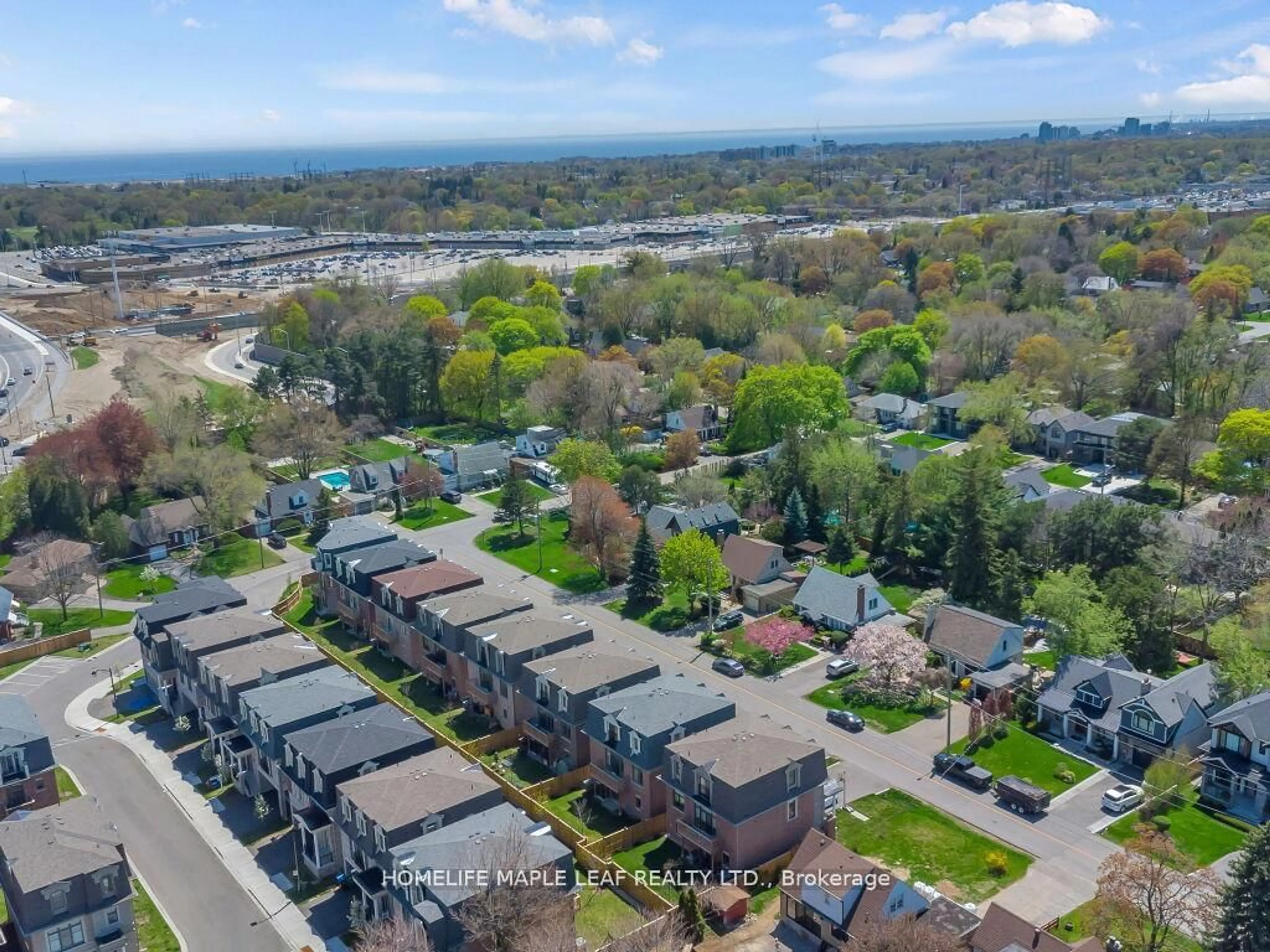 A pic from outside/outdoor area/front of a property/back of a property/a pic from drone, water/lake/river/ocean view for 2115 Primate Rd, Mississauga Ontario L4Y 1V5