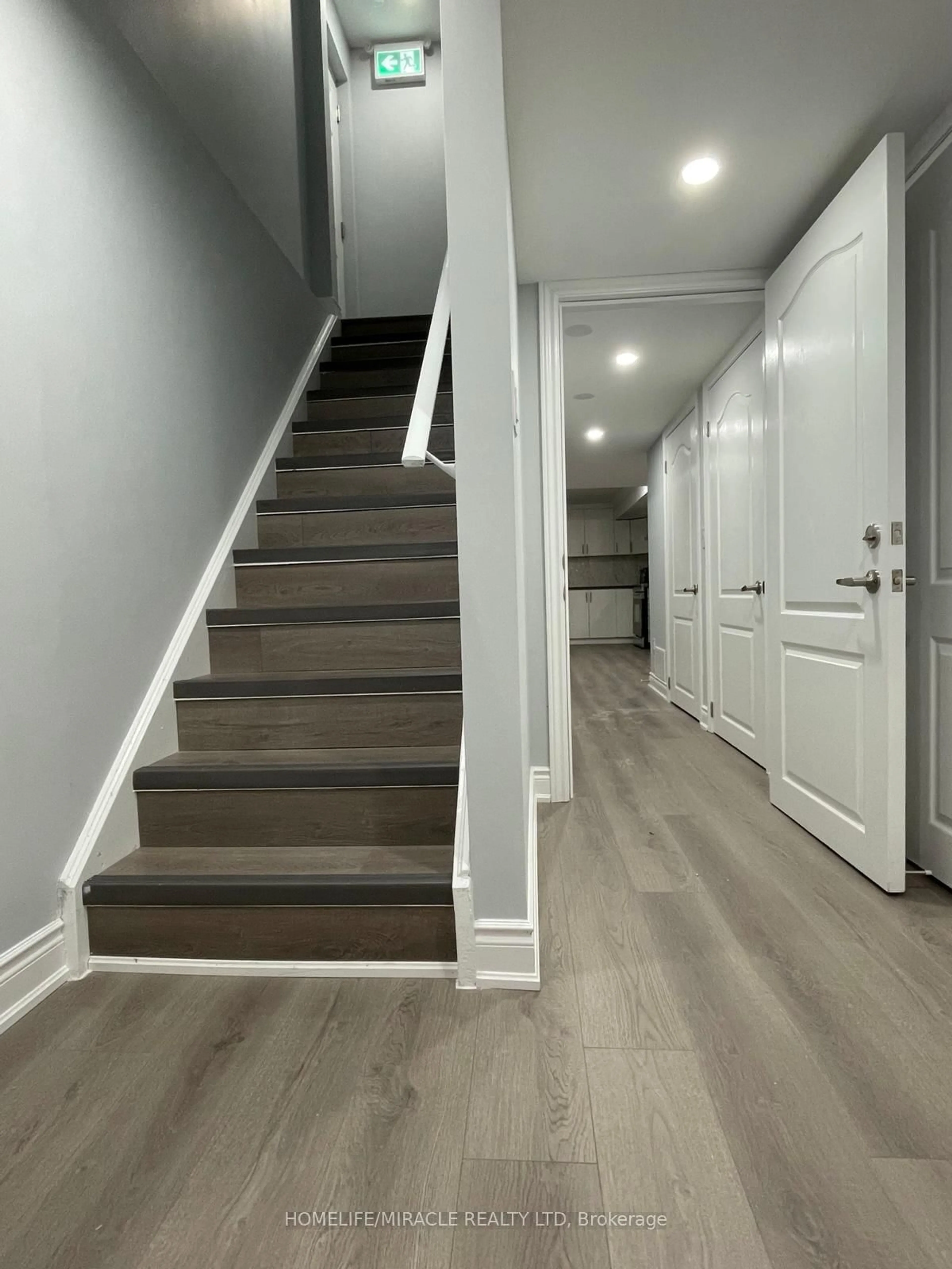 Unknown for 80 Reichert Crt, Milton Ontario L9T 8R7