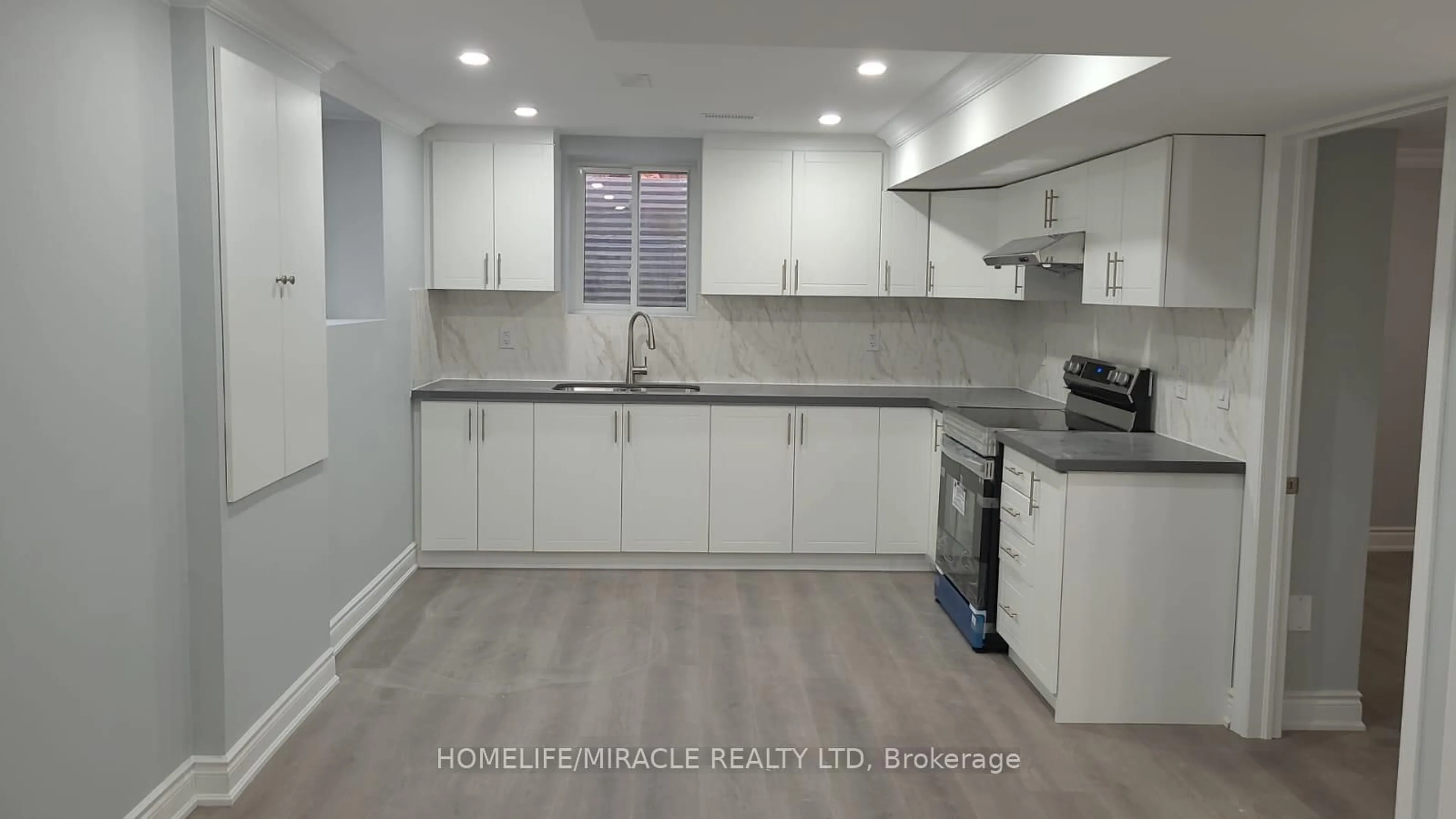 Open concept kitchen, unknown for 80 Reichert Crt, Milton Ontario L9T 8R7