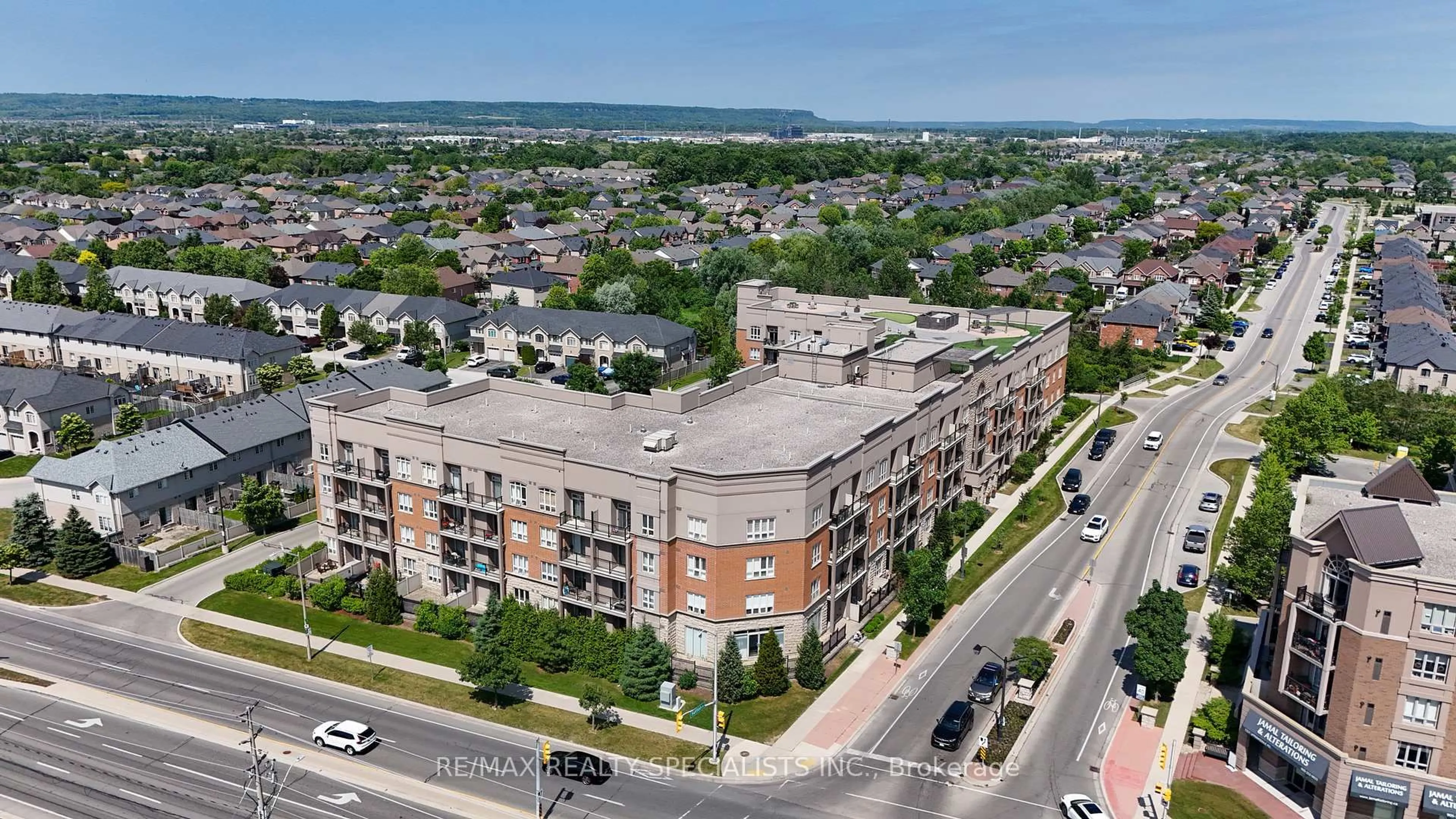 A pic from outside/outdoor area/front of a property/back of a property/a pic from drone, unknown for 5317 Upper Middle Rd #430, Burlington Ontario L7L 0G8