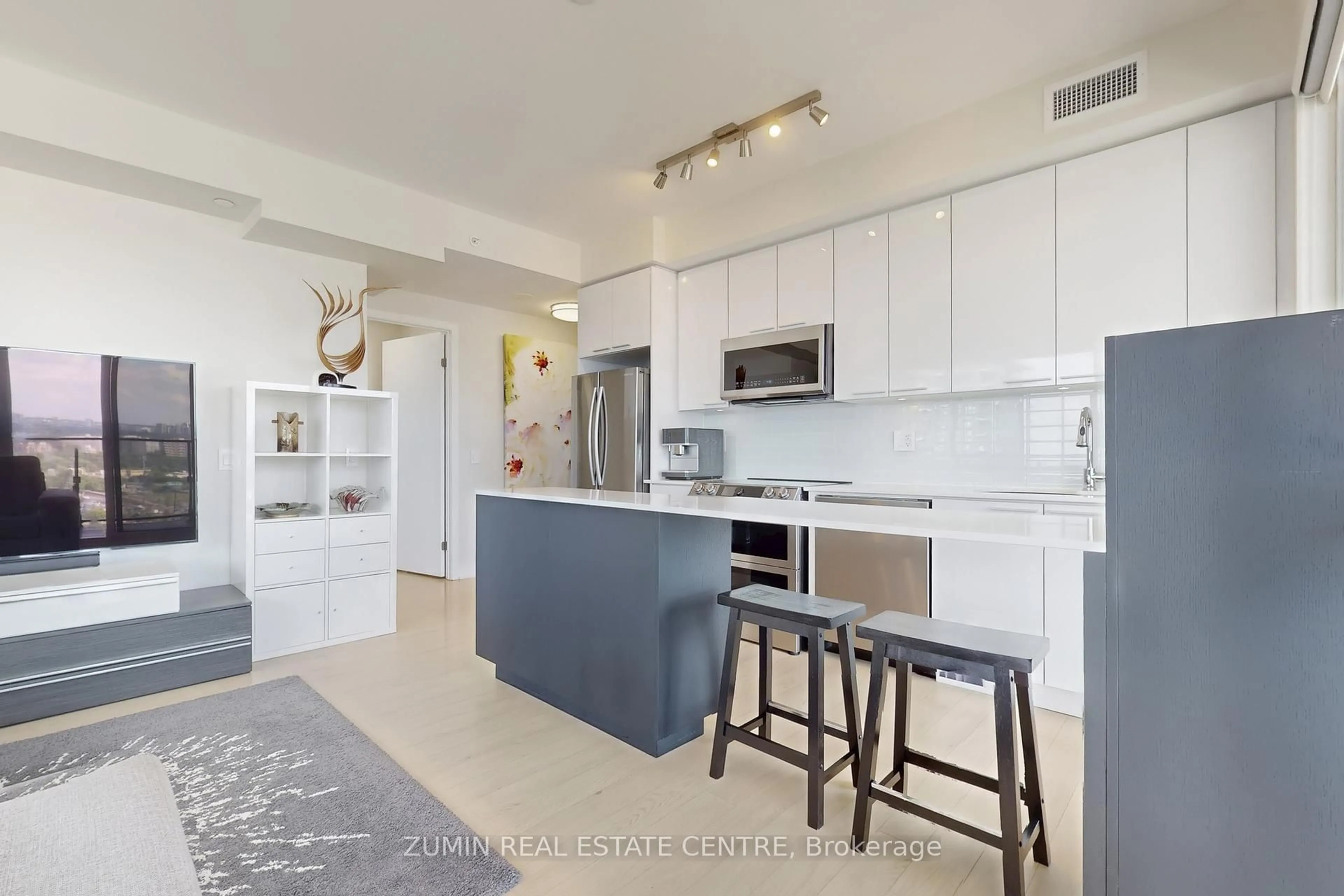 Open concept kitchen, ceramic/tile floor for 10 Park Lawn Rd #2609, Toronto Ontario M8V 0H9