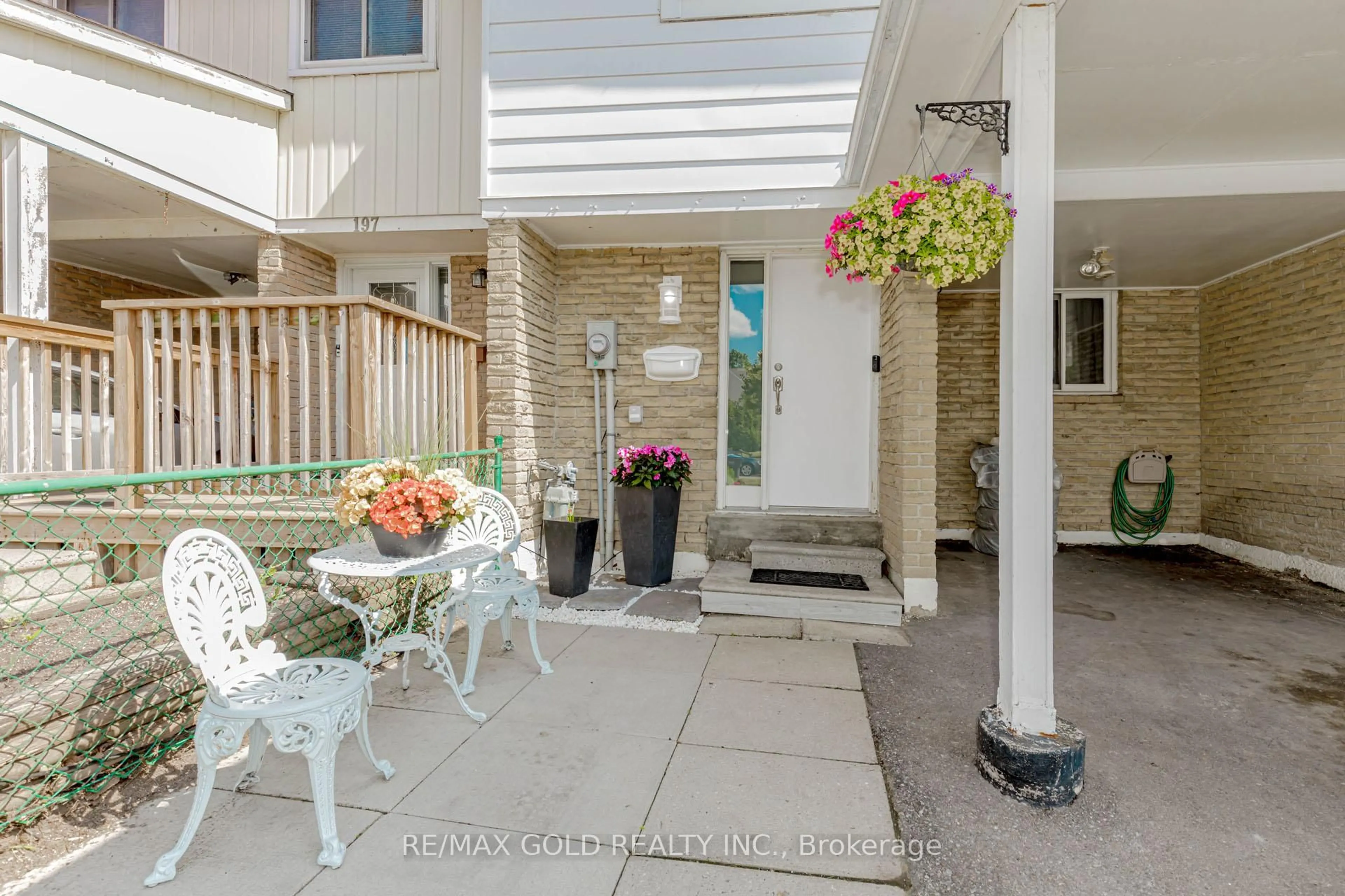 Patio, street for 195 Royal Salisbury Way, Brampton Ontario L6V 3J5