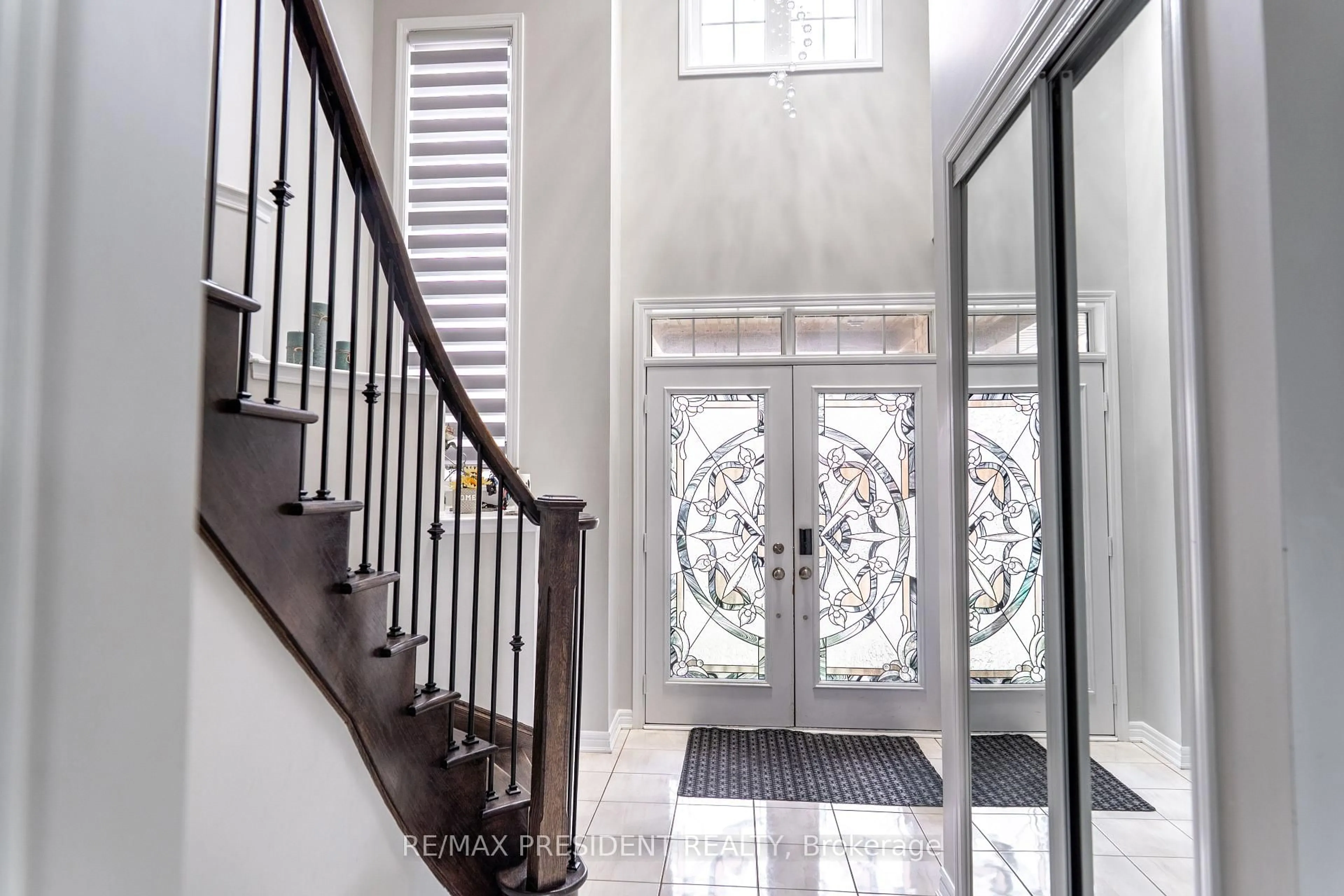 Indoor entryway for 94 Mincing Tr, Brampton Ontario L7A 4S9