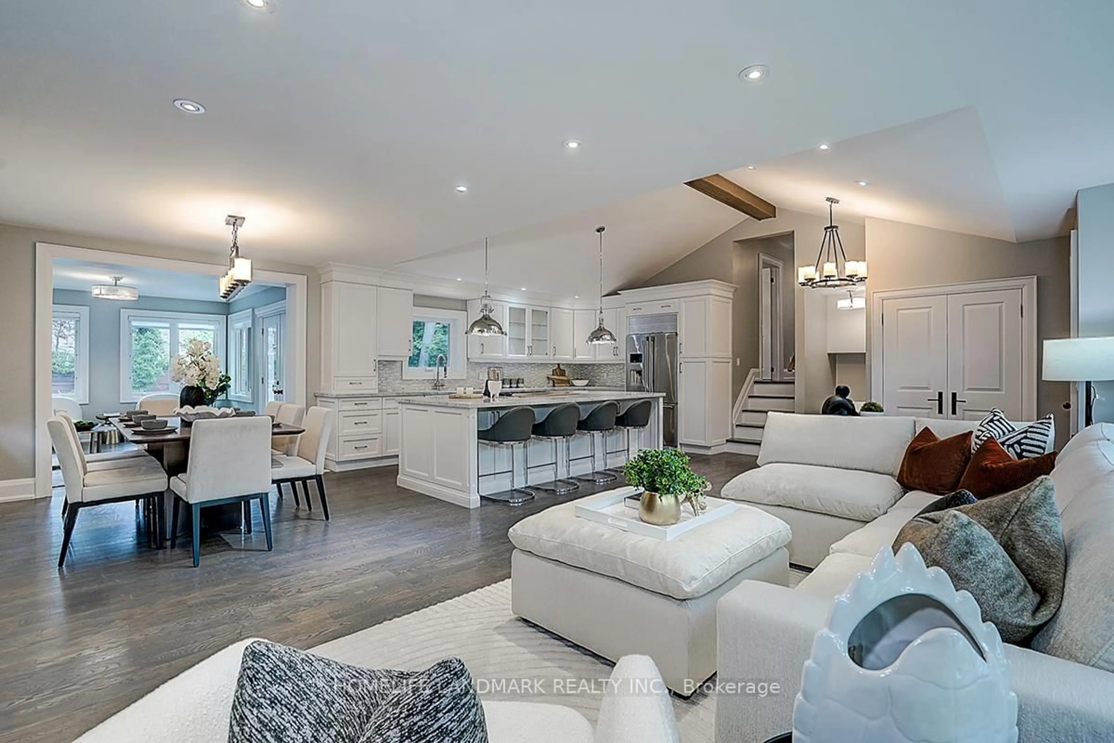 Open concept kitchen, unknown for 1549 Elite Rd, Mississauga Ontario L5J 3B3