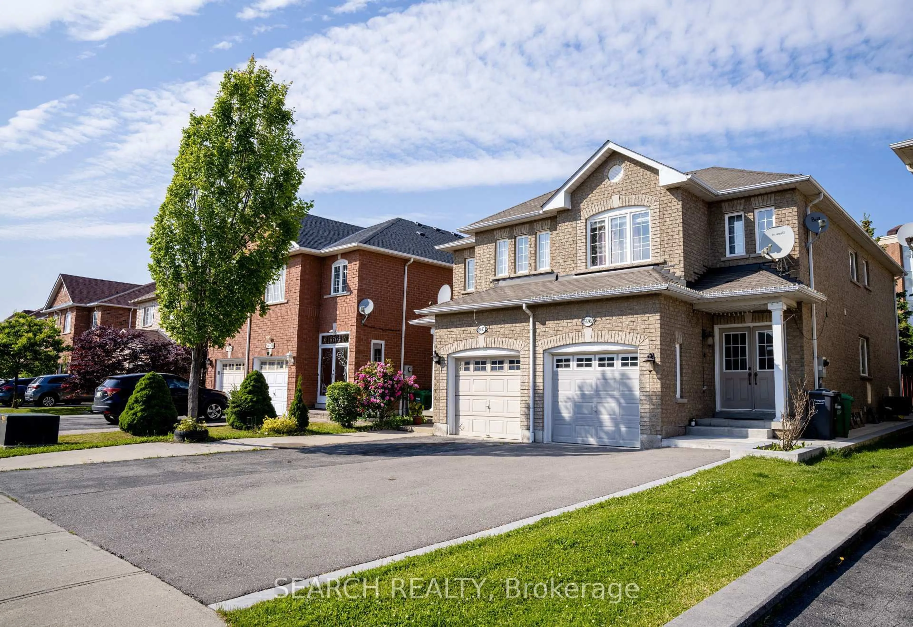 Home with brick exterior material, street for 5697 Volpe Ave, Mississauga Ontario L5V 3A5