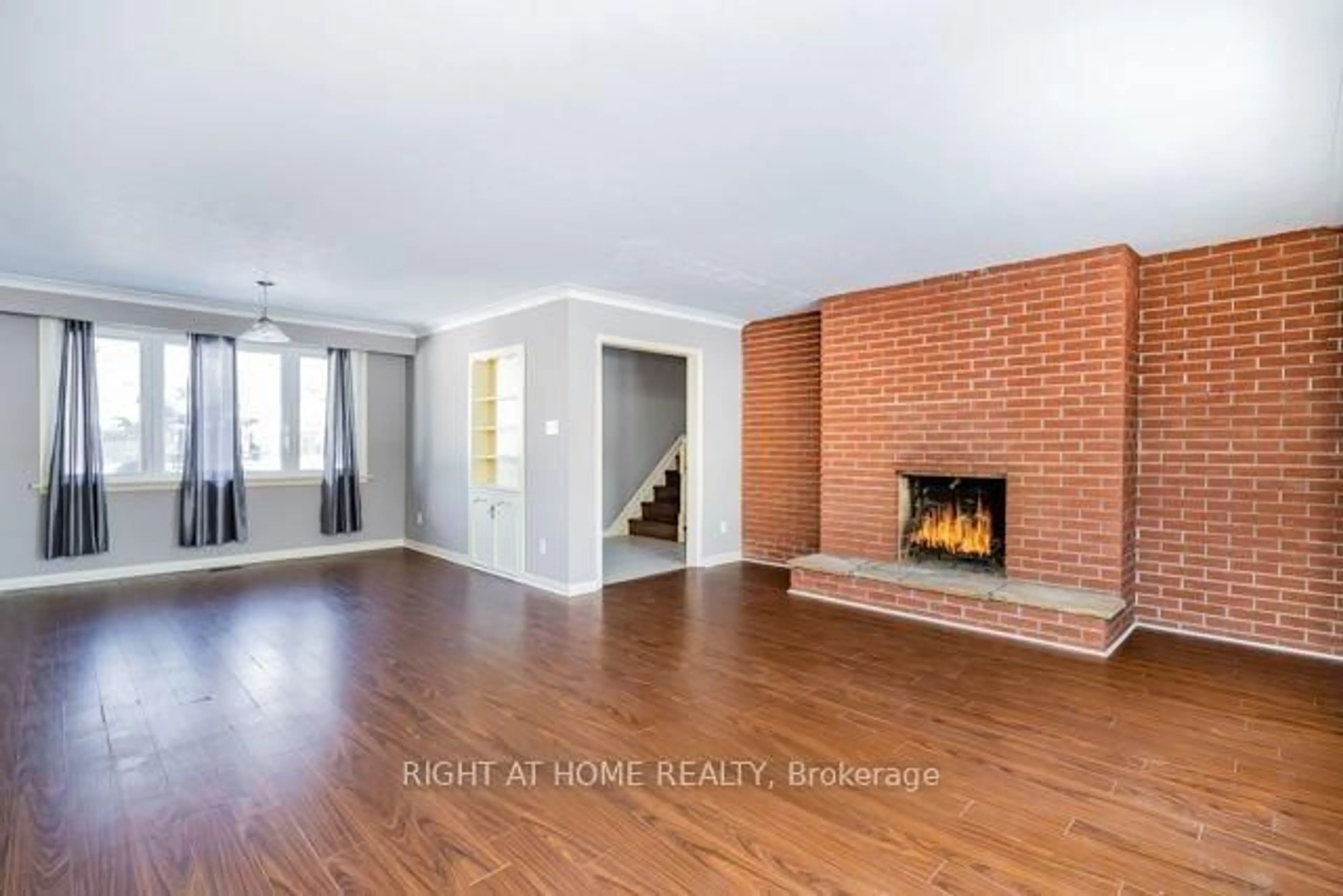 Unknown for 272 PINEHURST Dr, Oakville Ontario L6J 4X3