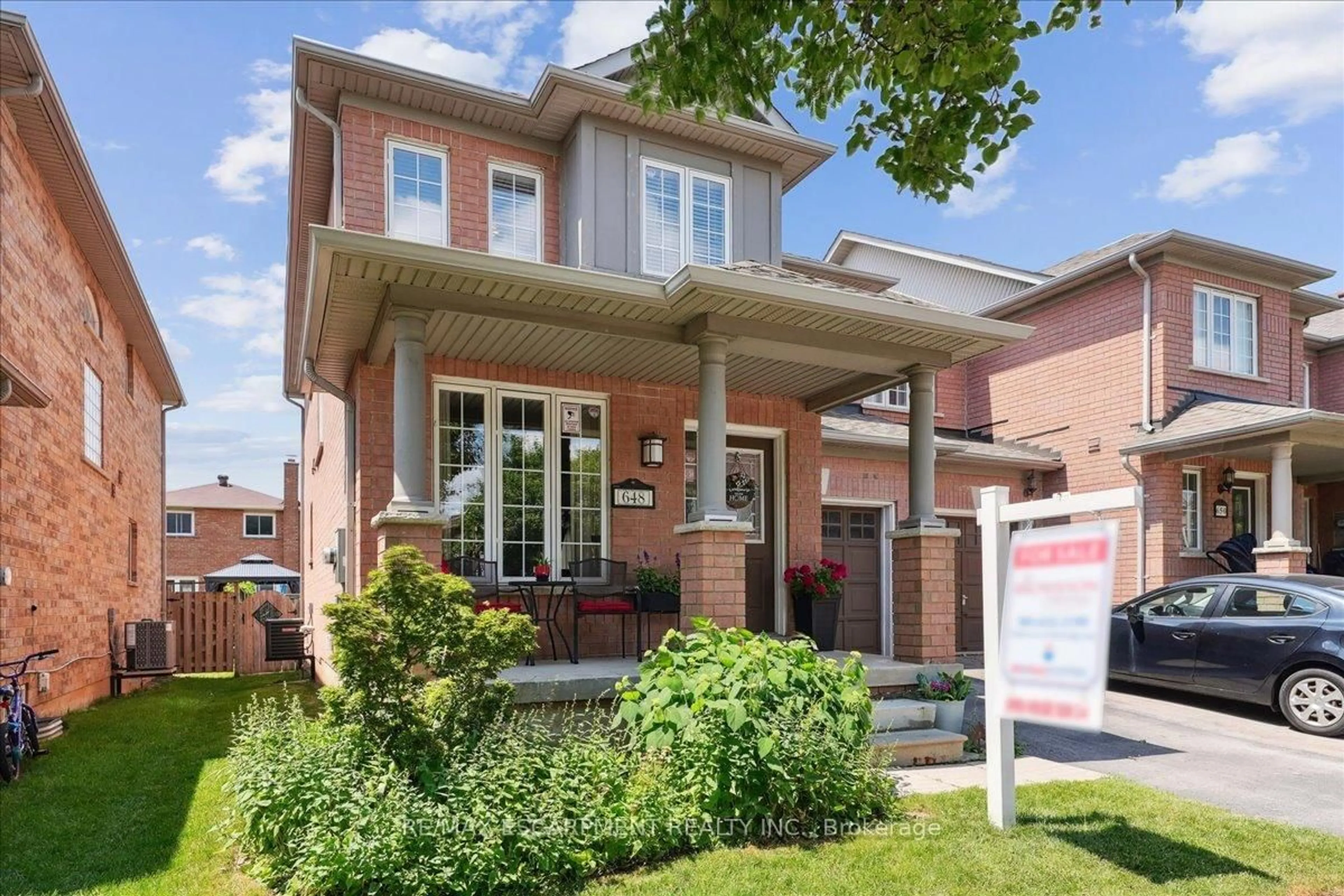 Home with brick exterior material, street for 648 Julia Ave, Burlington Ontario L7L 6X3