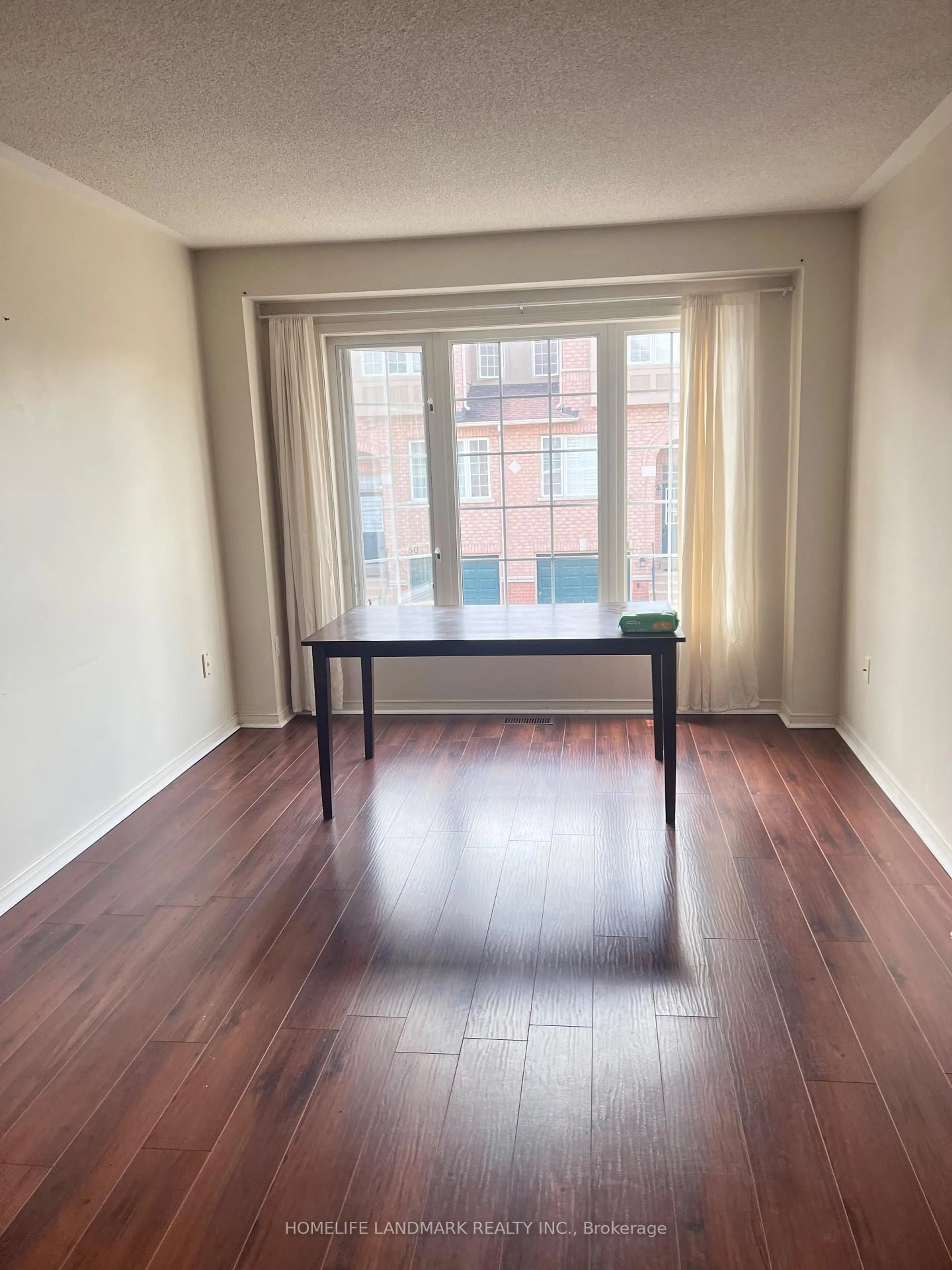 A pic of a room for 3020 Cedarglen Gate #40, Mississauga Ontario L5C 4S7