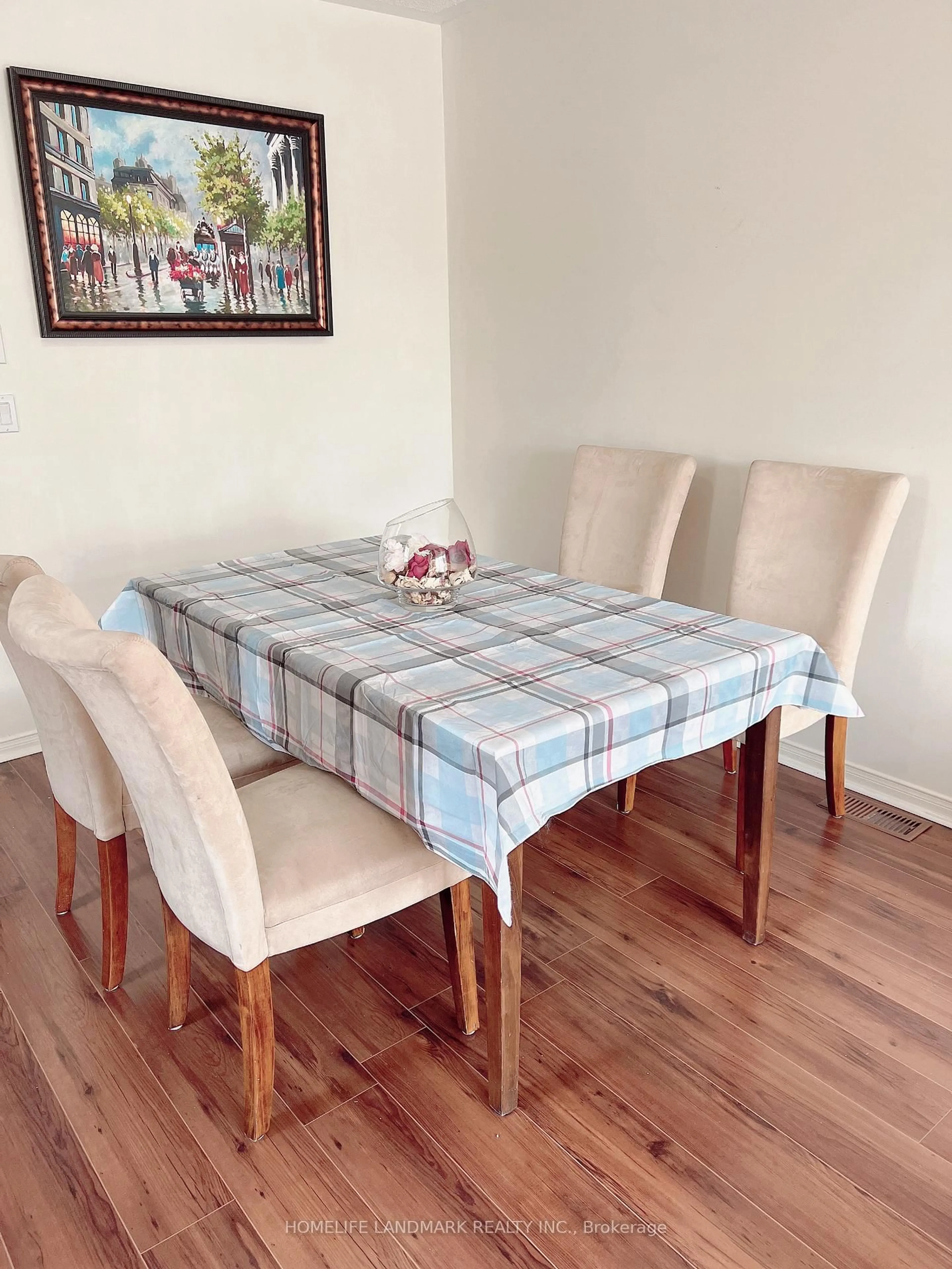 Dining room, wood/laminate floor for 3020 Cedarglen Gate #40, Mississauga Ontario L5C 4S7