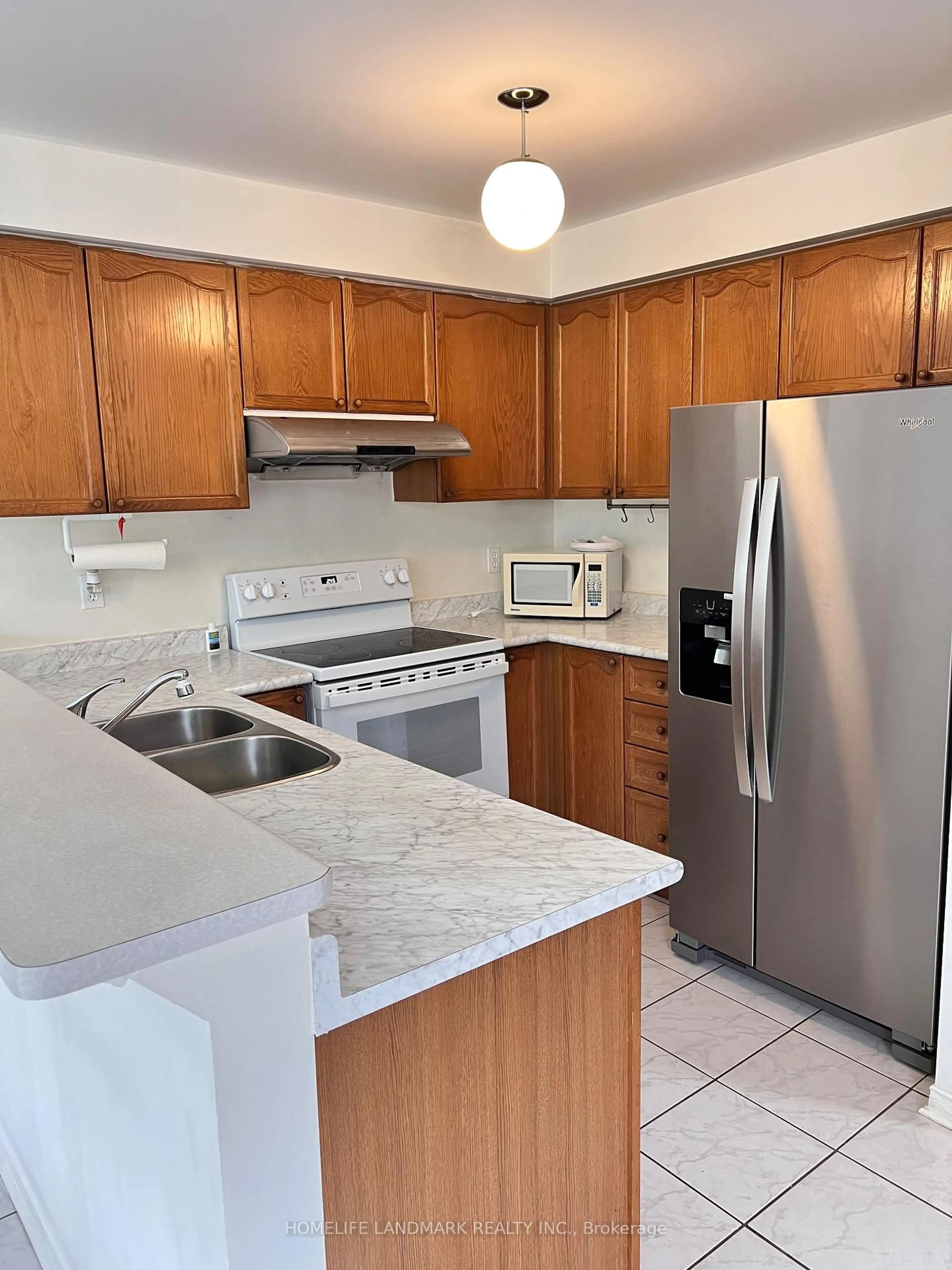 Standard kitchen, unknown for 3020 Cedarglen Gate #40, Mississauga Ontario L5C 4S7
