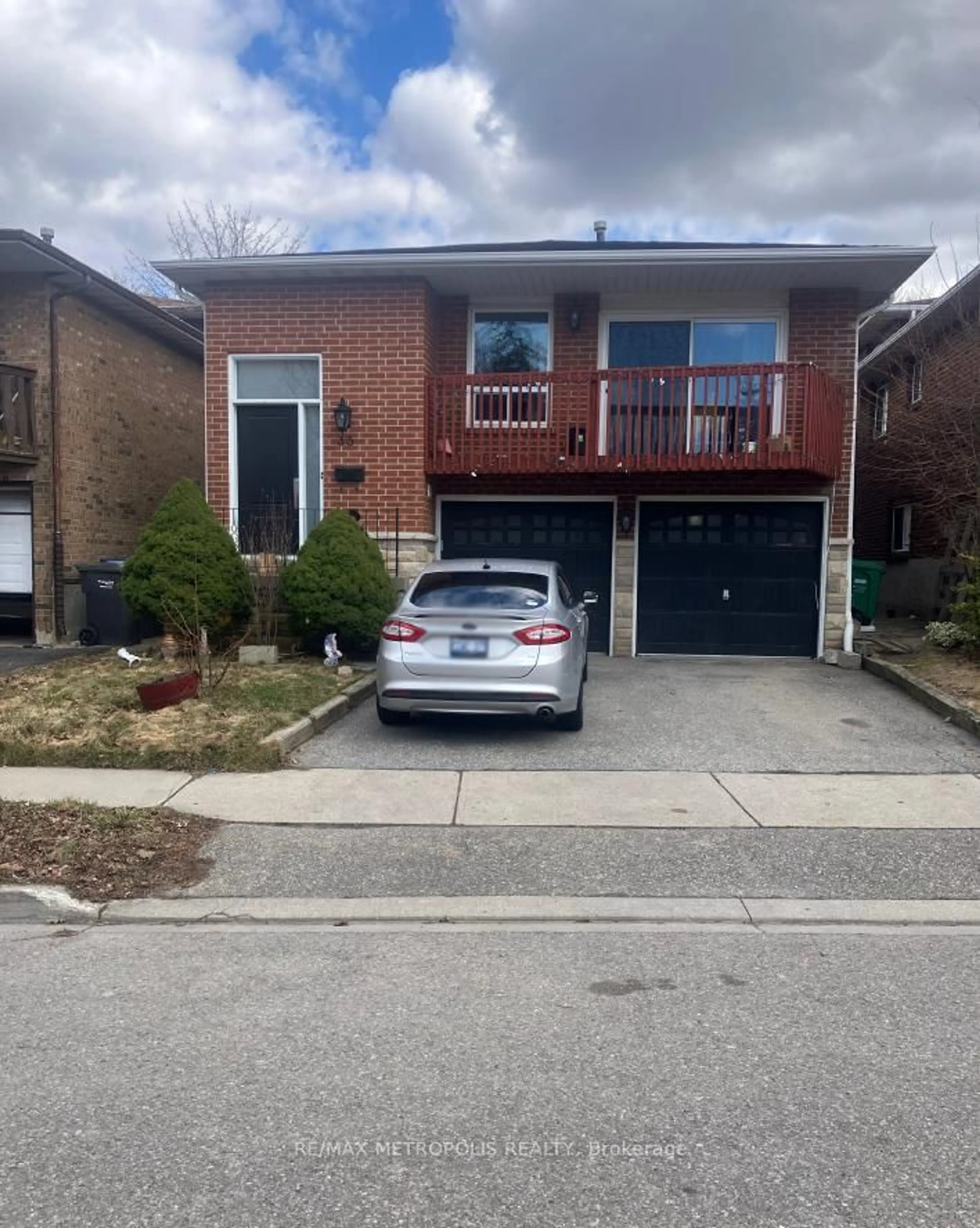 Home with brick exterior material, street for 36 Tanager Sq, Brampton Ontario L6Z 1Z2
