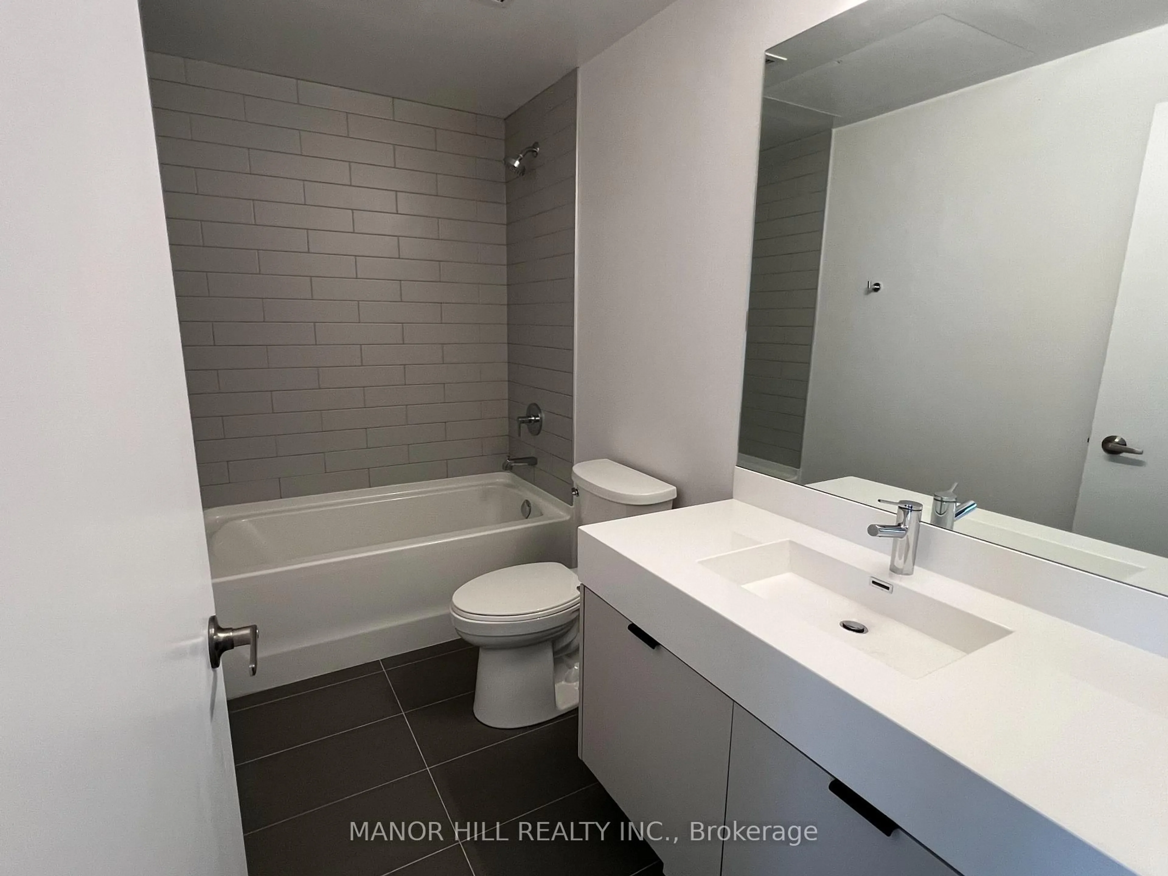 Standard bathroom, ceramic/tile floor for 57 Brock Ave #706, Toronto Ontario M6K 2L3