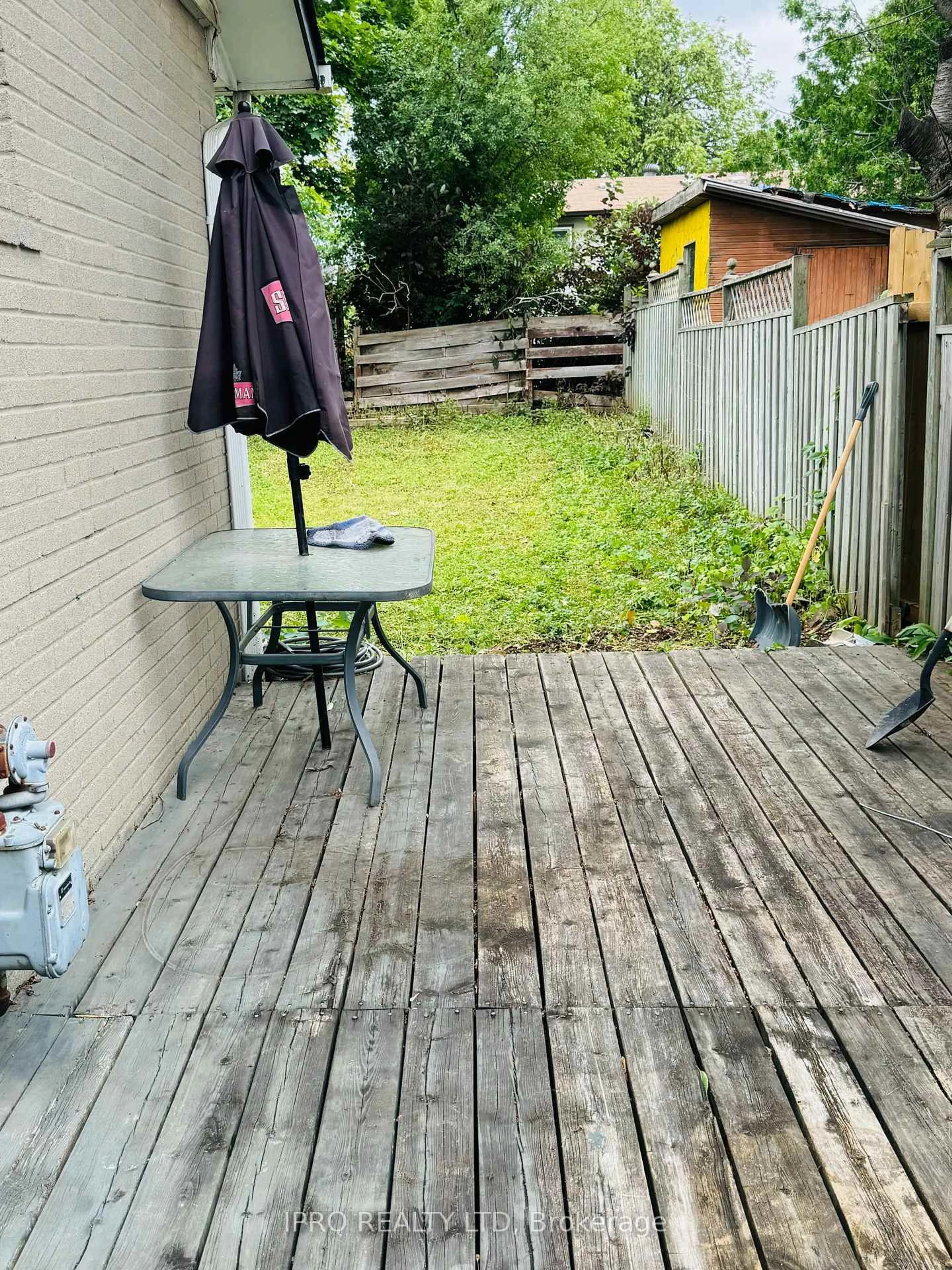 Patio, street for 38 Tindale Rd, Brampton Ontario L6V 2G9