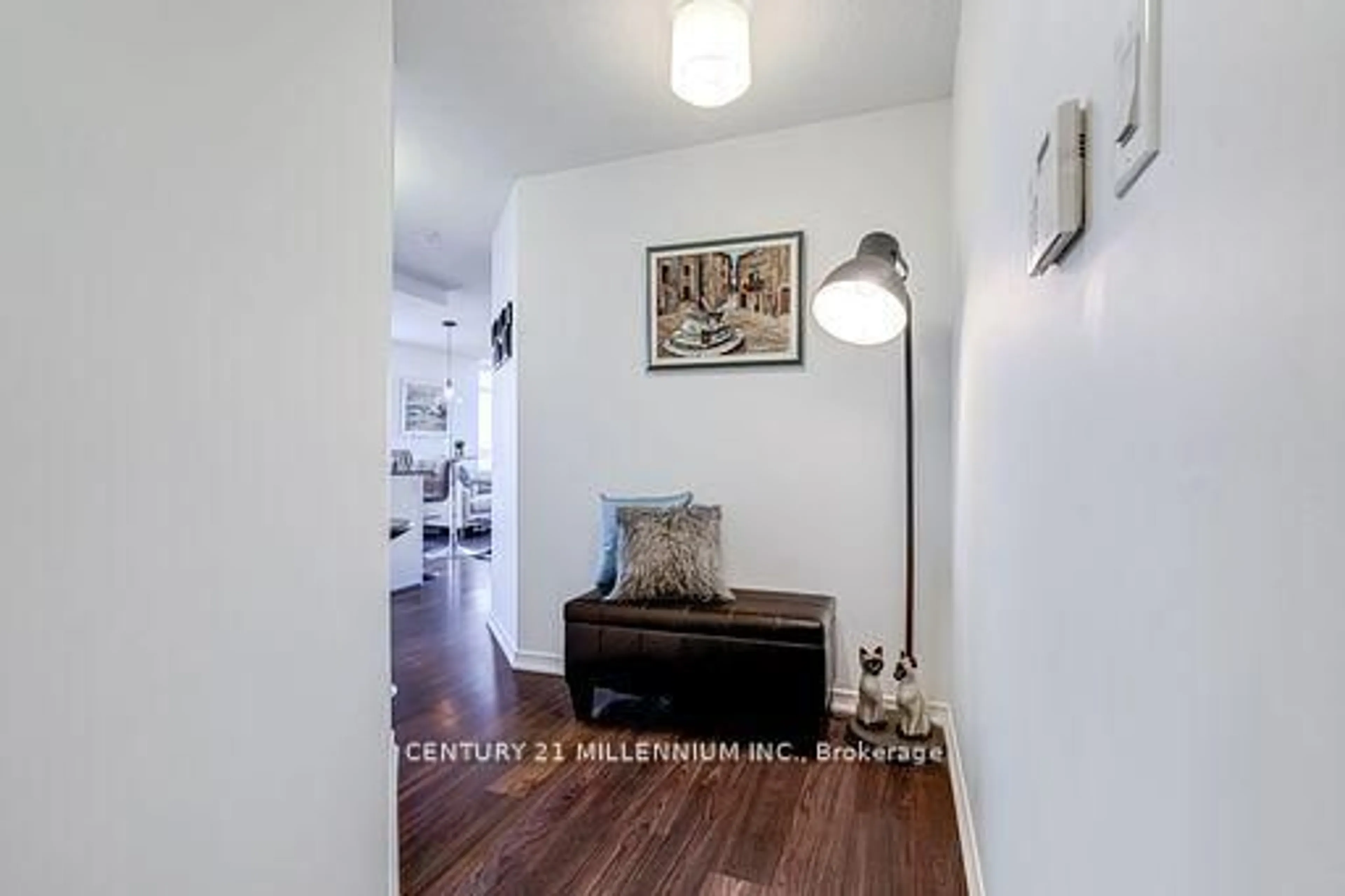 Indoor entryway for 9 George St #2005, Brampton Ontario L6X 0T6