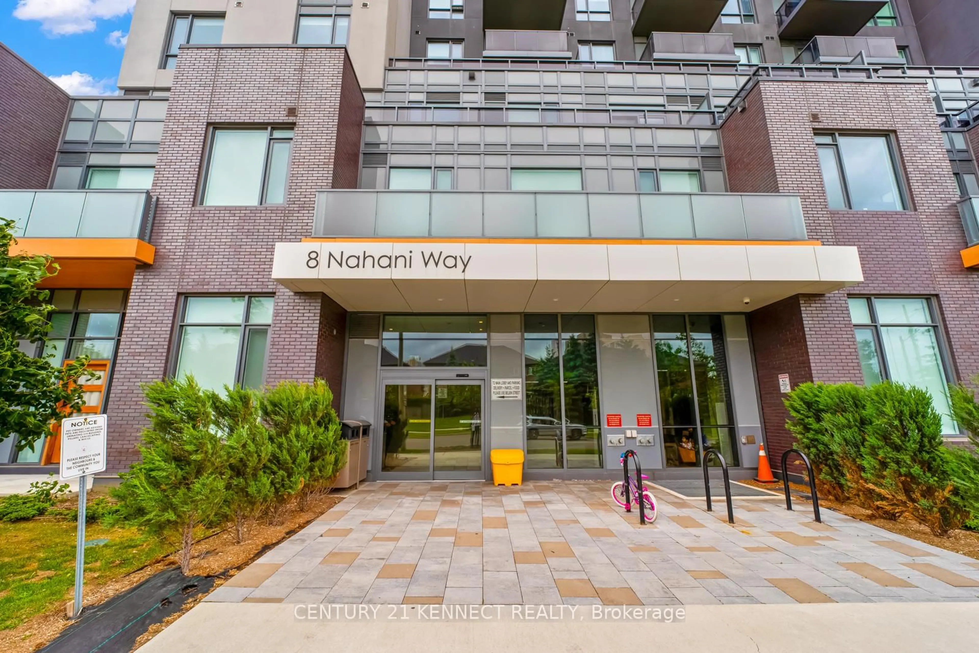 Indoor foyer for 8 Nahani Way #3321, Mississauga Ontario L4Z 0C6