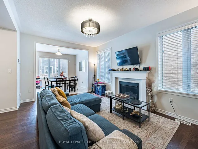 Additional image 39 of 903 Penson Cres