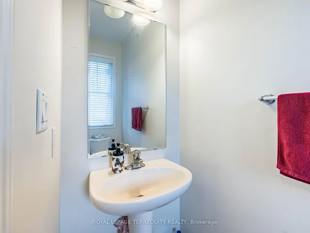Additional image 31 of 903 Penson Cres