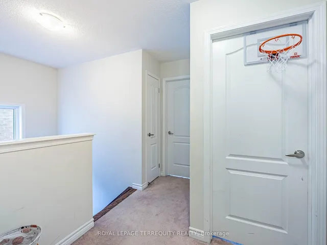 Additional image 28 of 903 Penson Cres