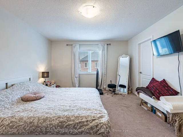 Additional image 24 of 903 Penson Cres