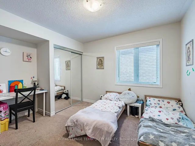 Additional image 22 of 903 Penson Cres