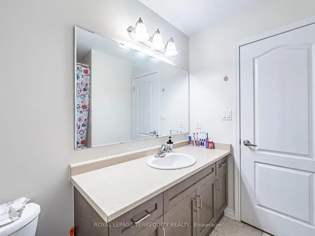 Additional image 16 of 903 Penson Cres