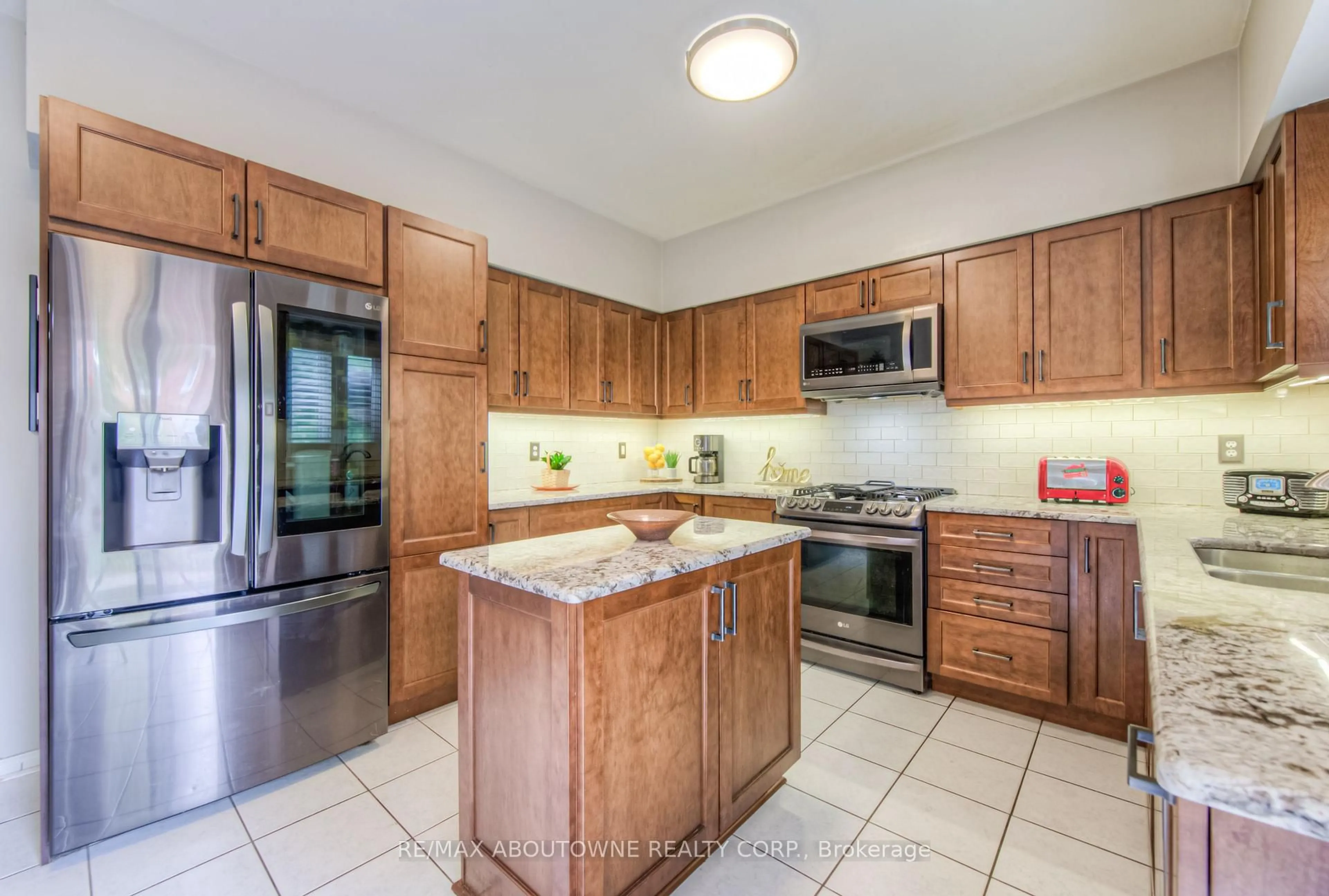 Unknown for 2229 GLENFIELD Rd, Oakville Ontario L6M 3G7