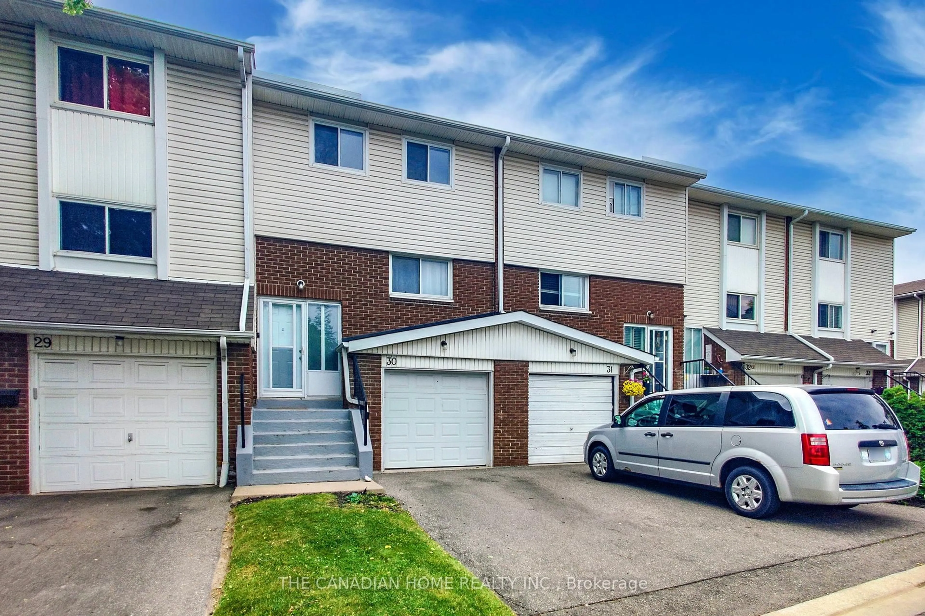 A pic from outside/outdoor area/front of a property/back of a property/a pic from drone, street for 30 Sandringham Crt #144, Brampton Ontario L6T 3Z3