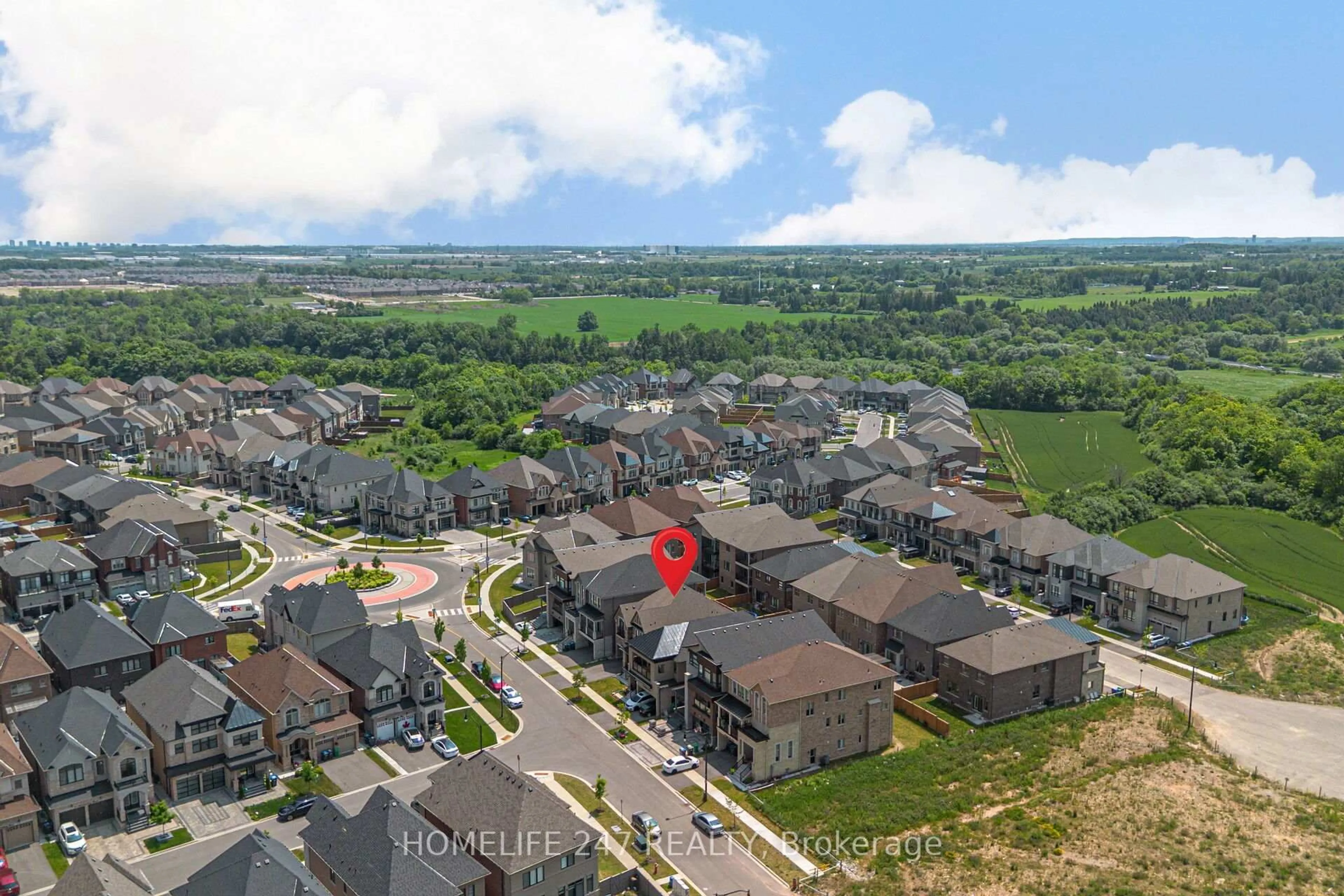A pic from outside/outdoor area/front of a property/back of a property/a pic from drone, mountain view for 52 Rolling Acres Dr, Brampton Ontario L6X 5R5
