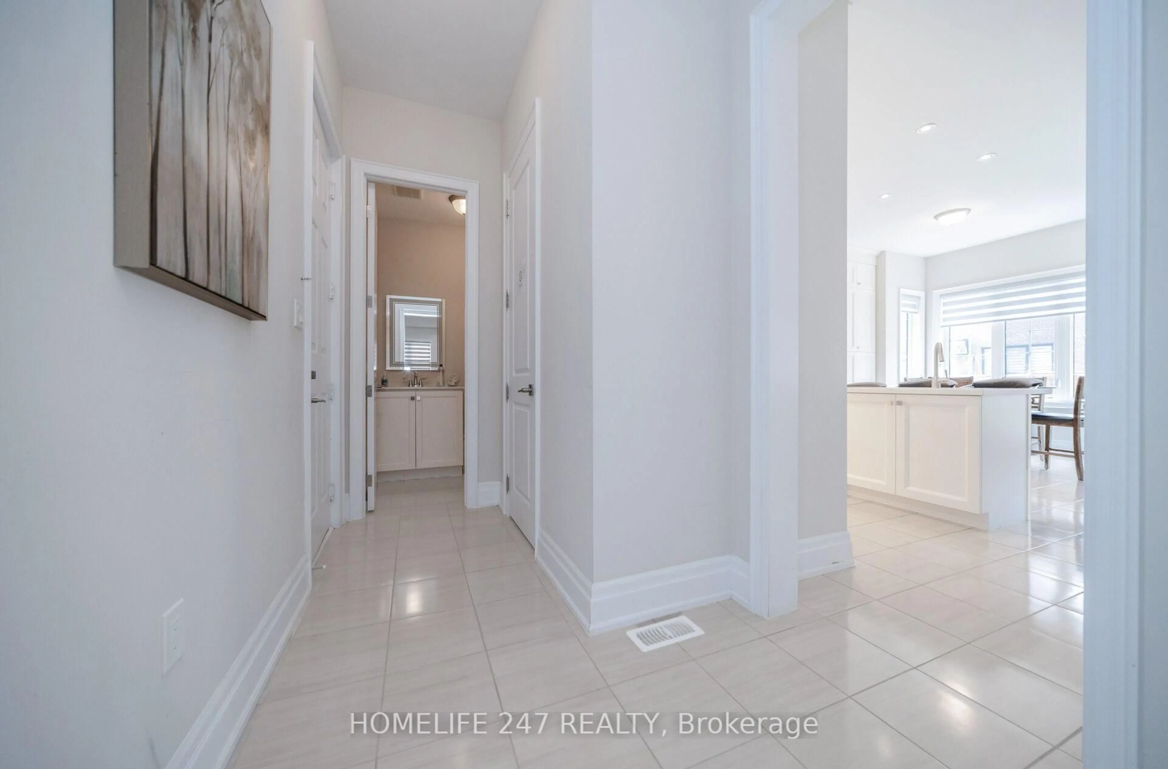Indoor entryway for 52 Rolling Acres Dr, Brampton Ontario L6X 5R5