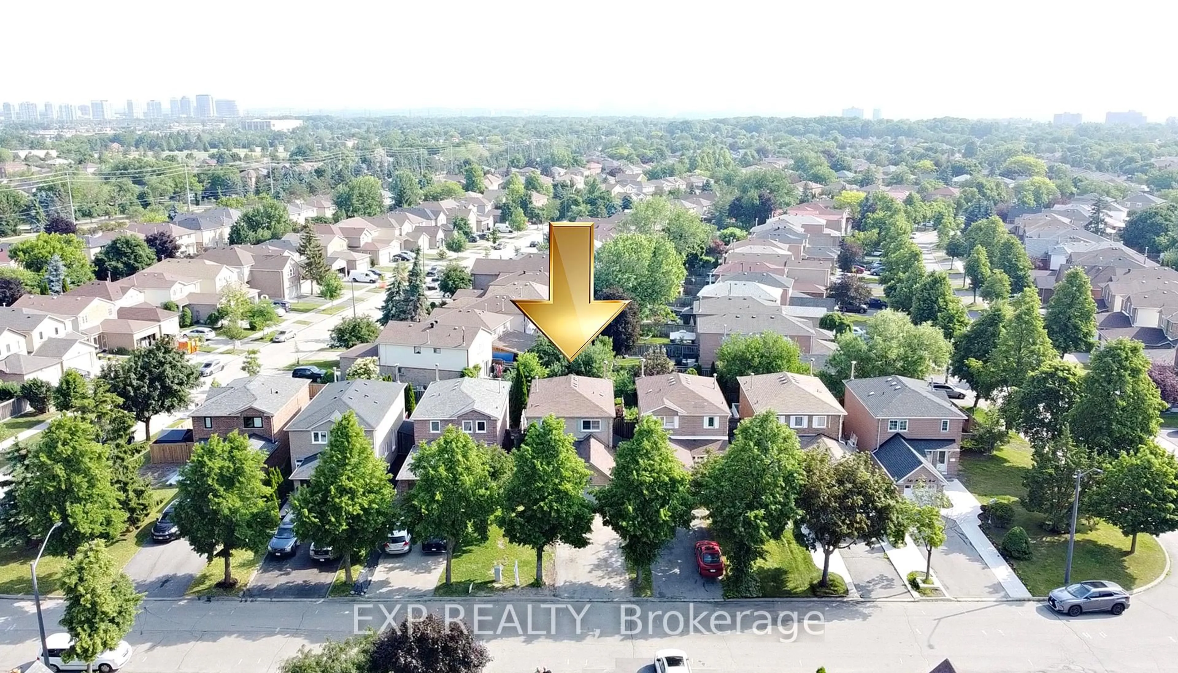 A pic from outside/outdoor area/front of a property/back of a property/a pic from drone, city buildings view from balcony for 3469 Ingram Rd, Mississauga Ontario L5L 4M7