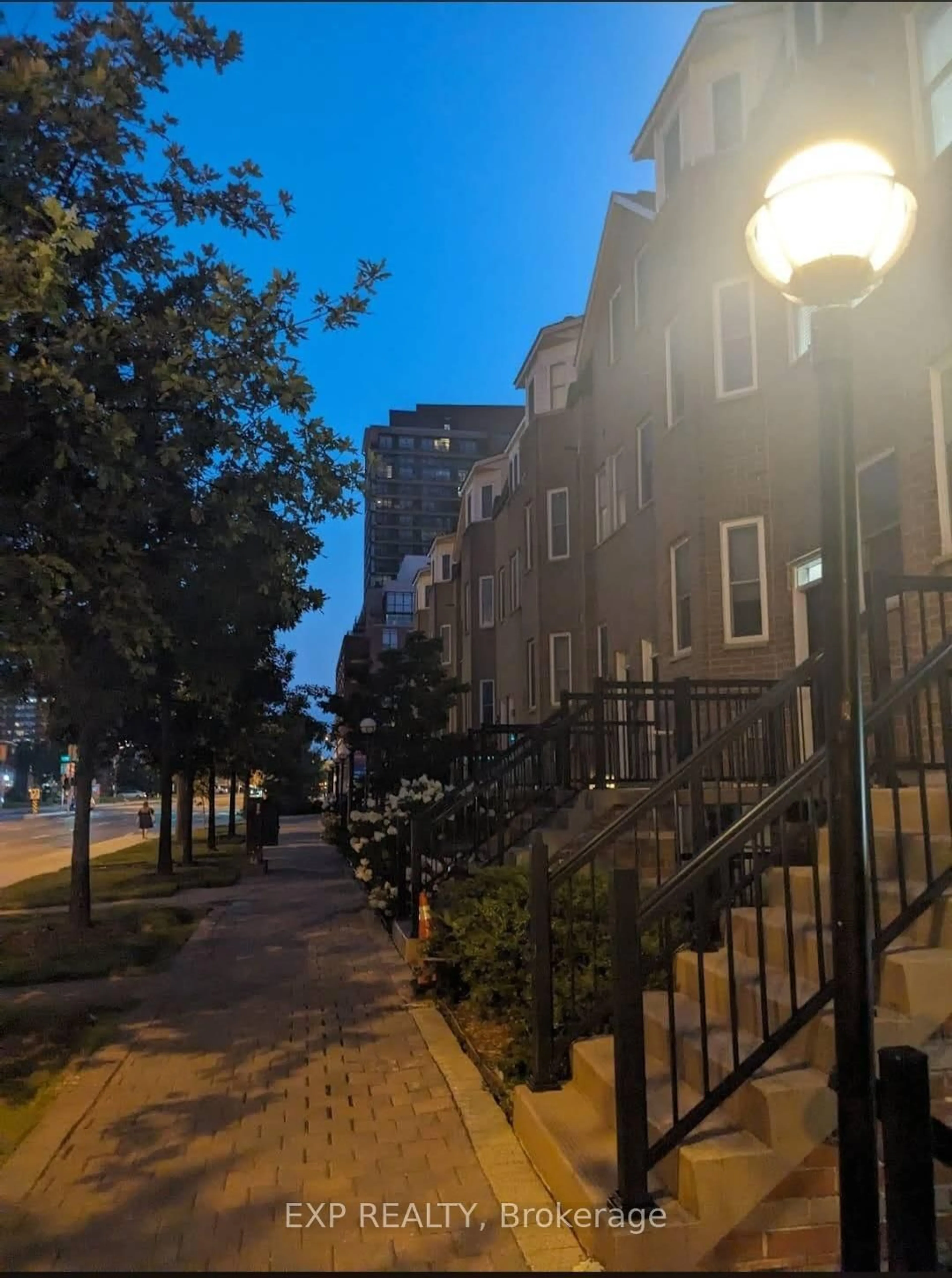 Unknown for 760 Lawrence Ave #221, Toronto Ontario M6A 1B8