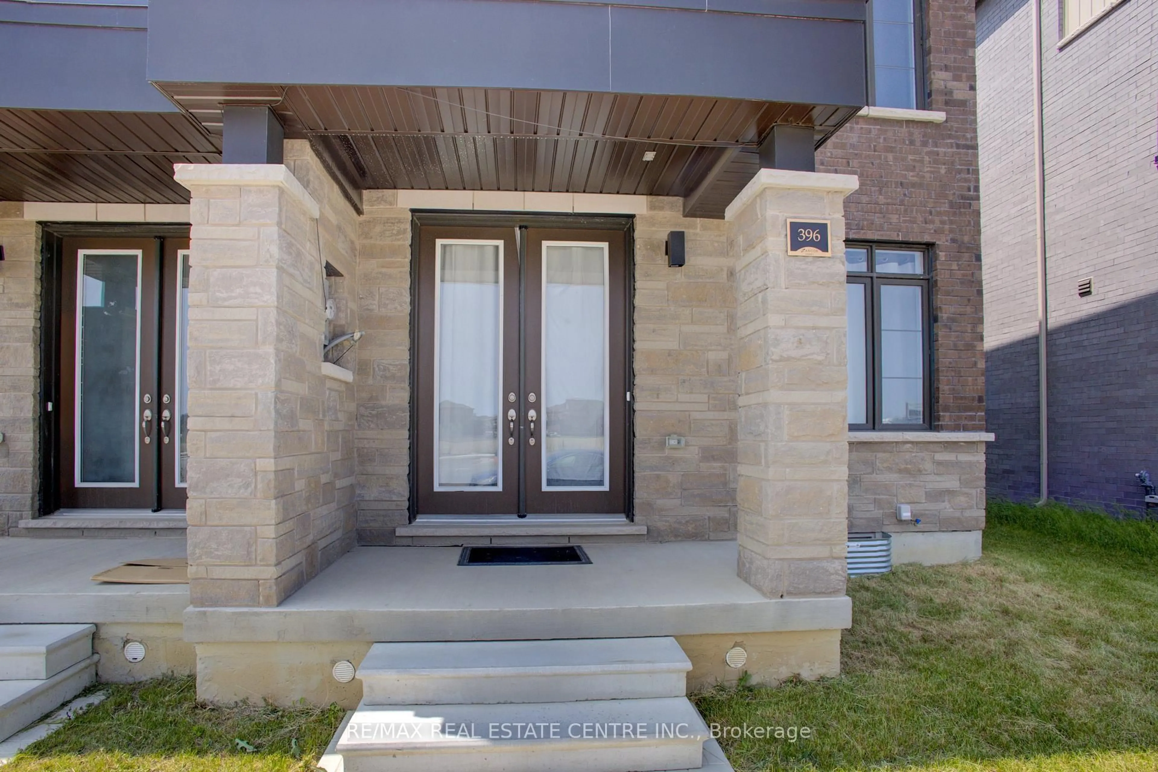 Indoor entryway for 396 Tim Manley Ave, Caledon Ontario L7C 1Z9
