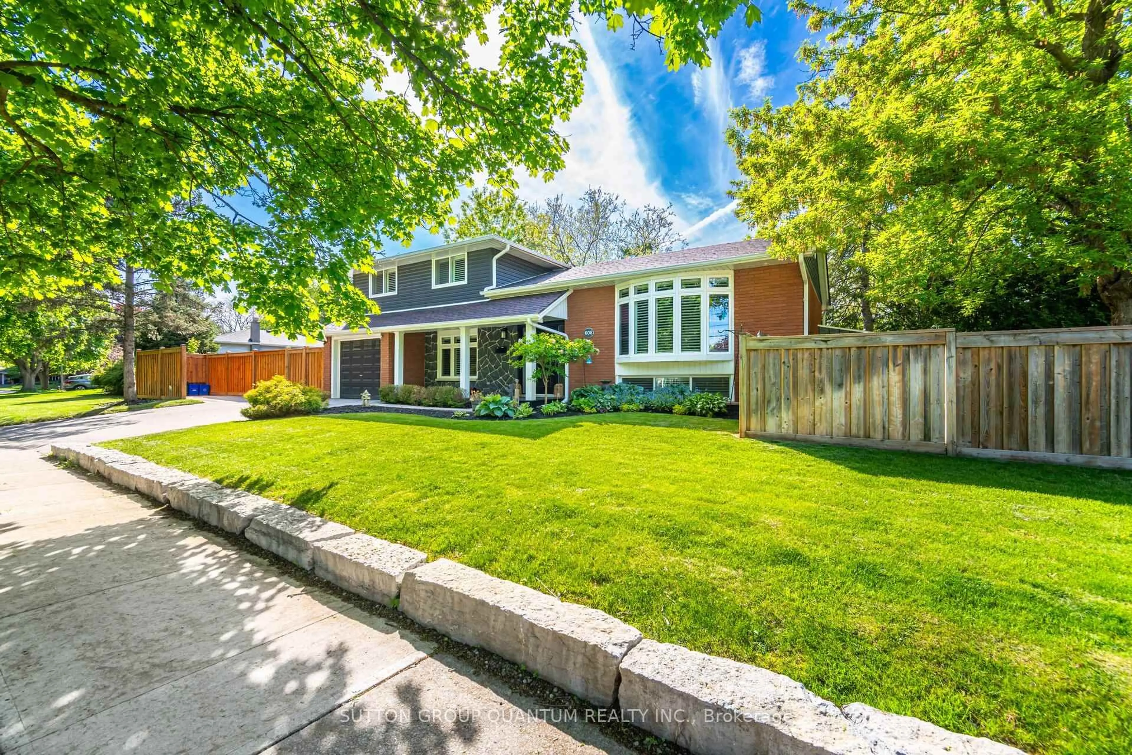 Home with brick exterior material, street for 608 Rosedale Cres, Burlington Ontario L7N 2T1