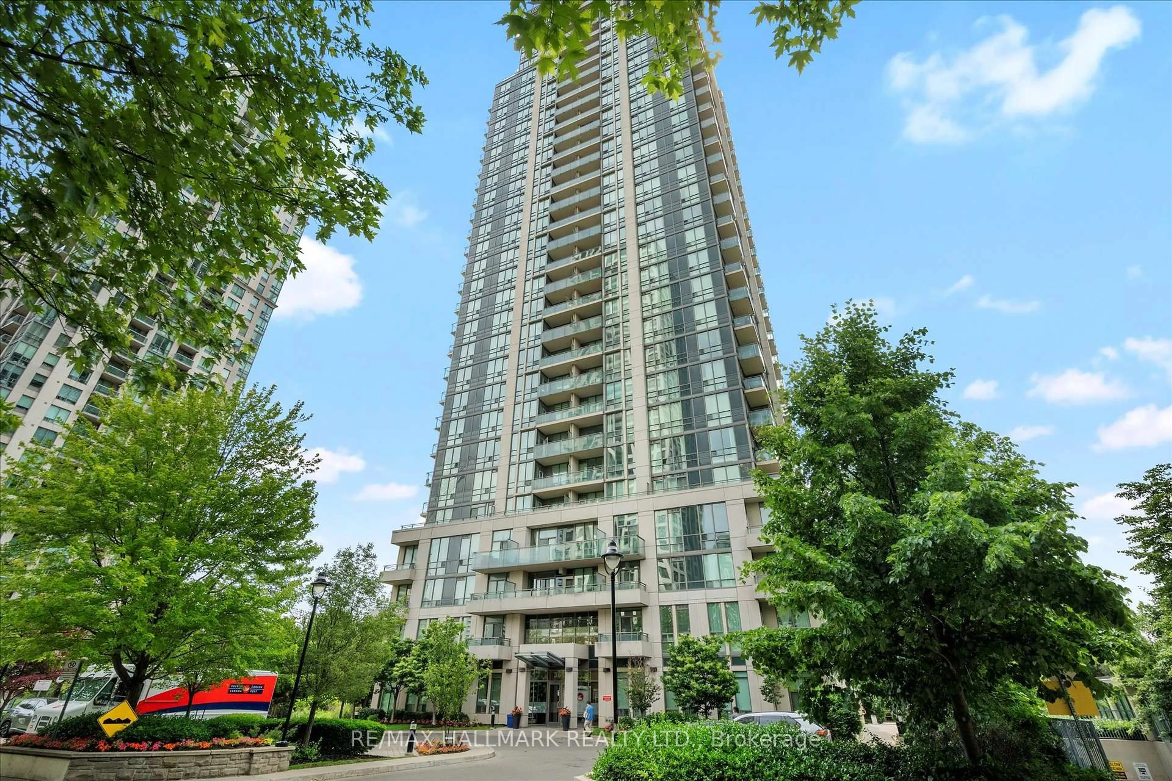Patio, building for 3515 Kariya Dr #1101, Mississauga Ontario L5B 0C1