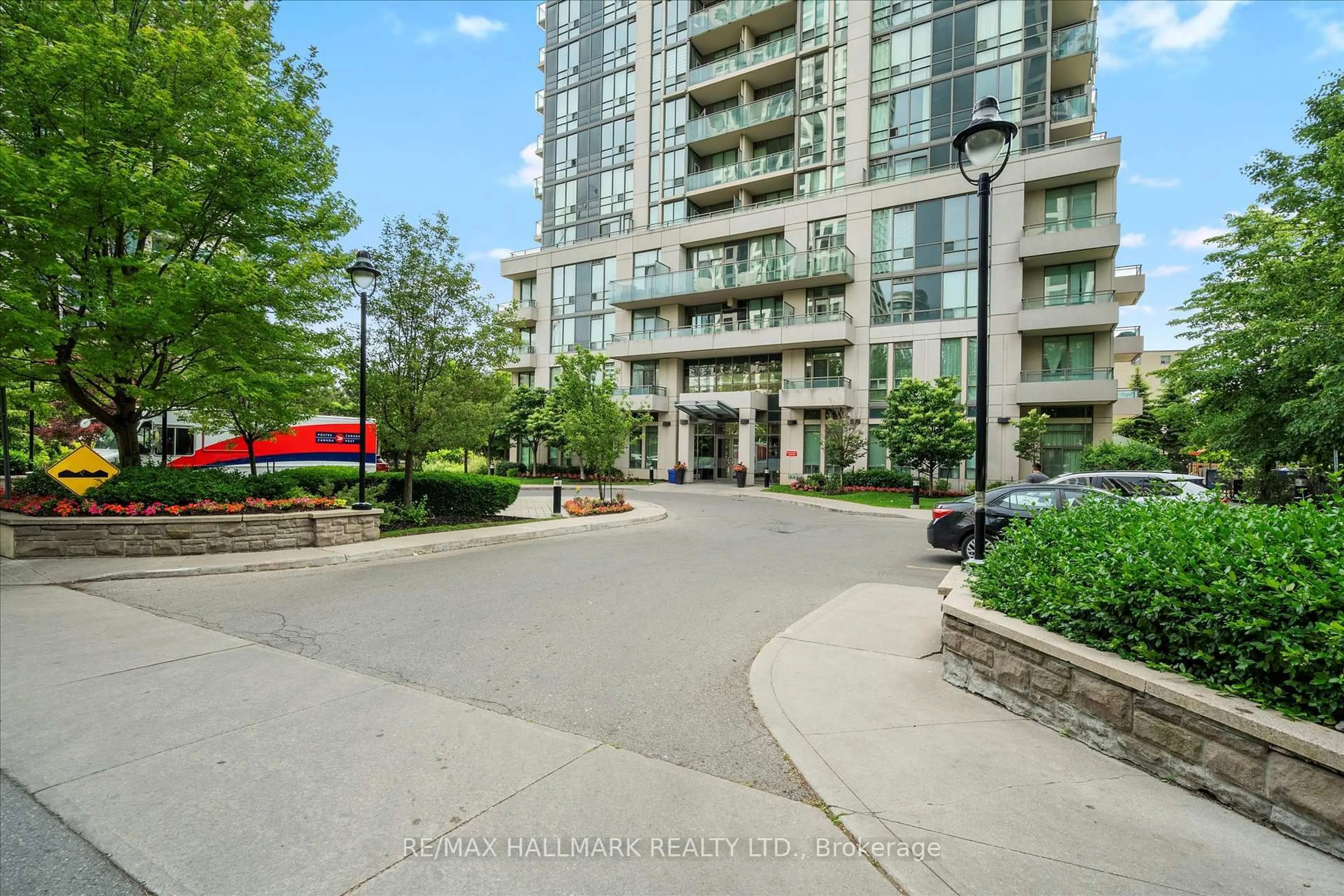 Patio, unknown for 3515 Kariya Dr #1101, Mississauga Ontario L5B 0C1