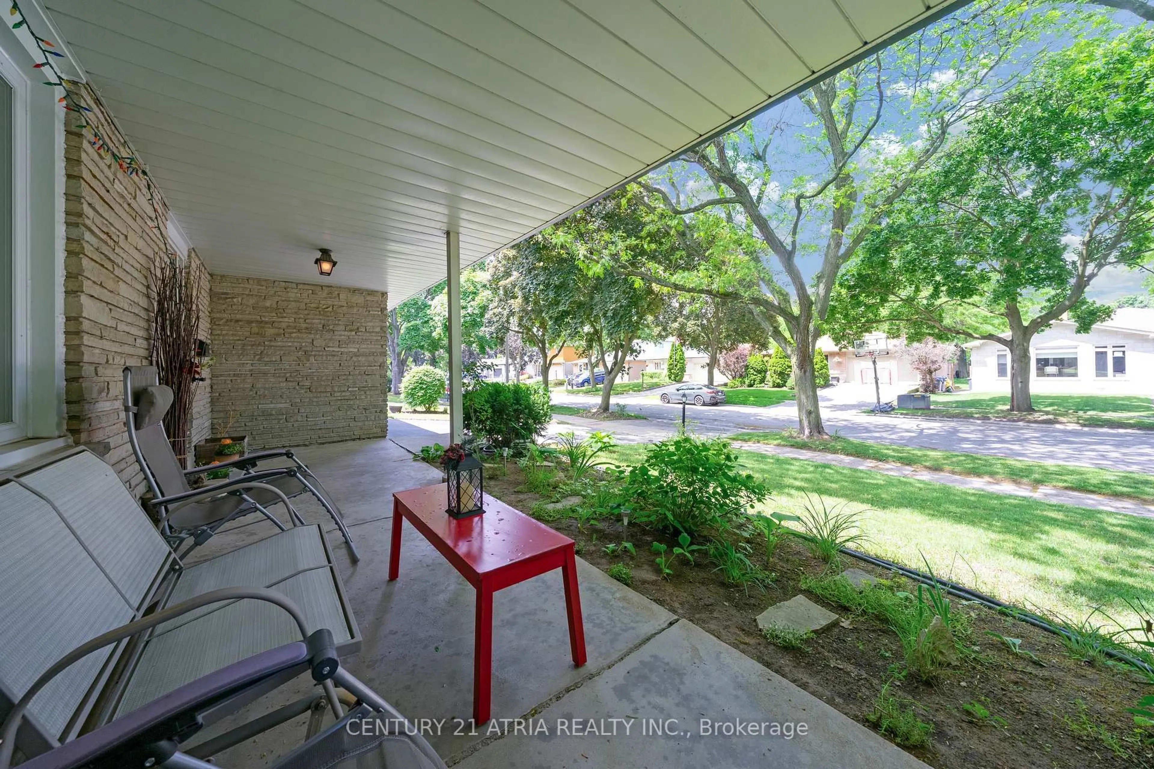 Patio, street for 1806 Barsuda Dr, Mississauga Ontario L5J 1V4
