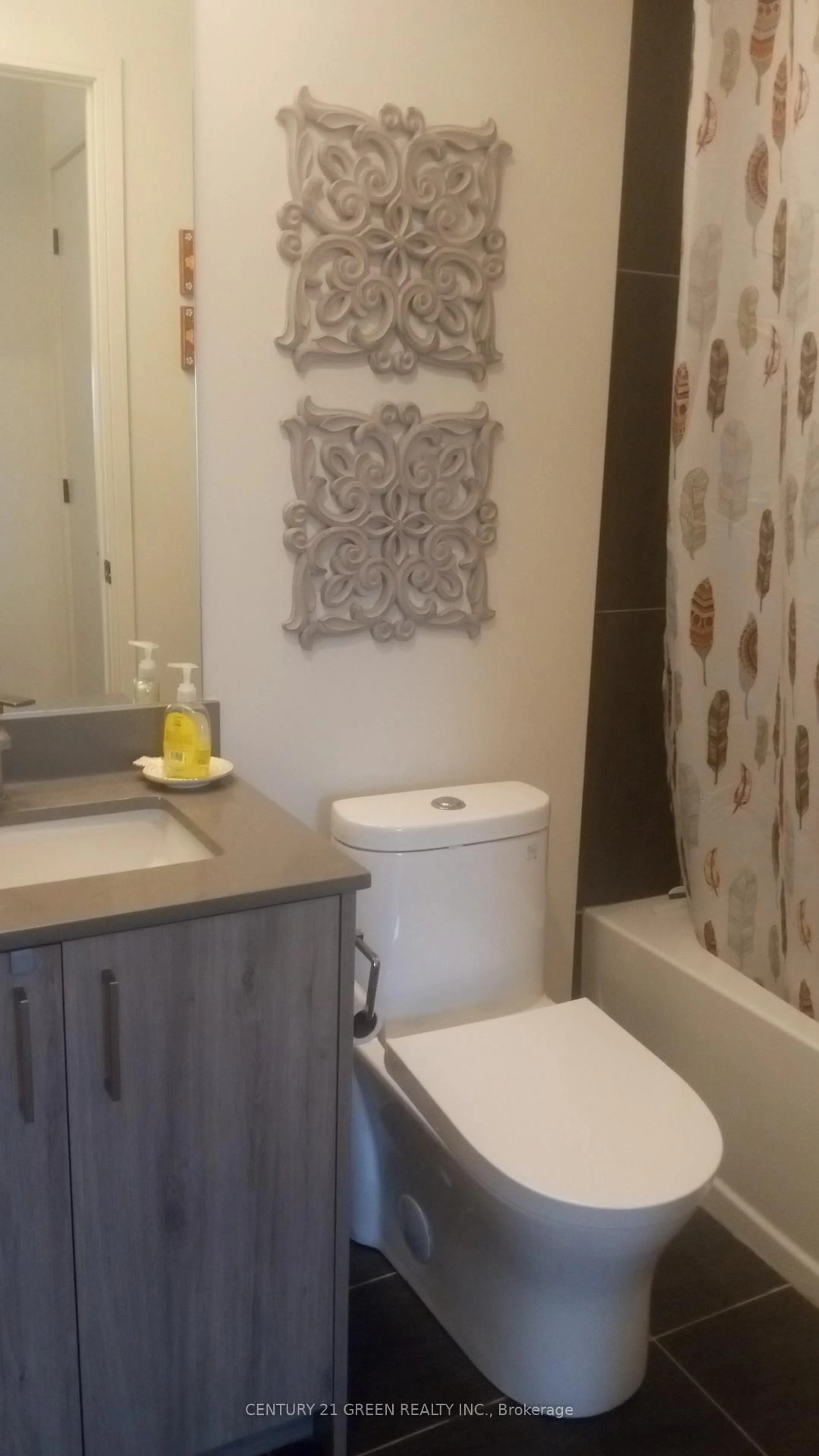 Standard bathroom, unknown for 8010 Derry Rd #302, Milton Ontario L9T 9N3