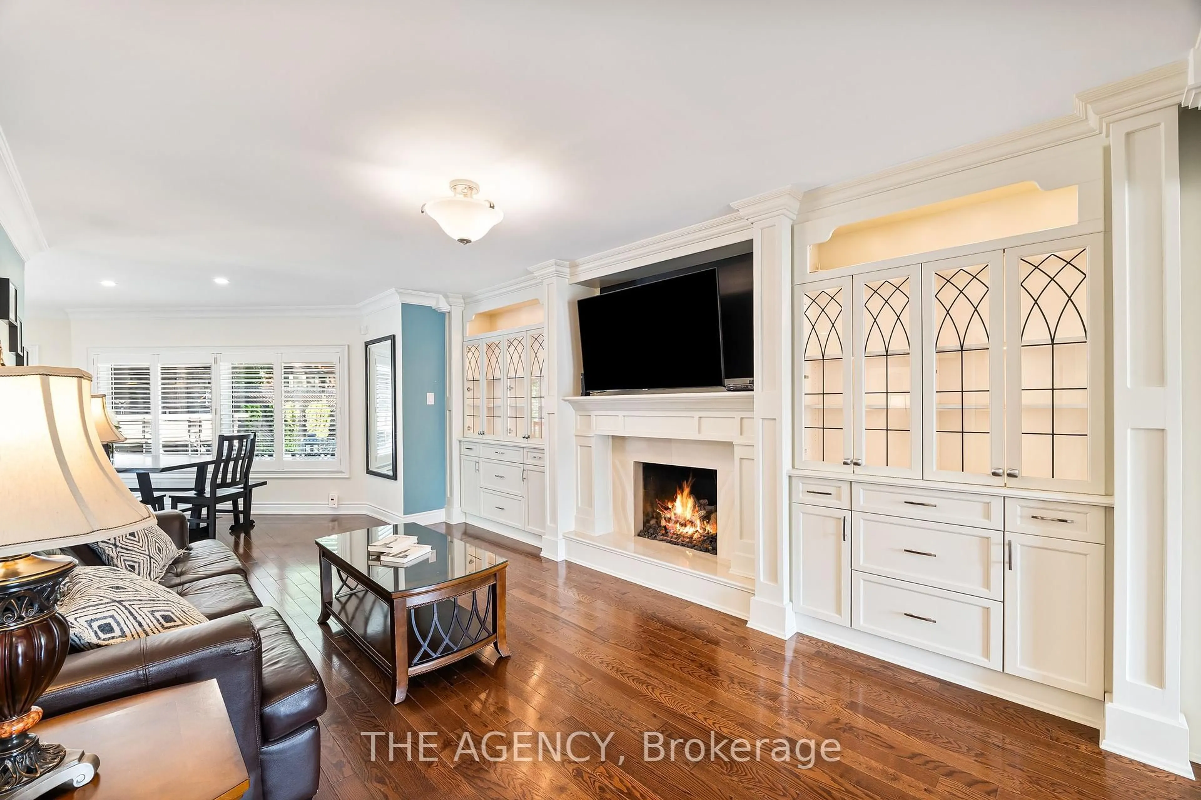 Living room with furniture, ceramic/tile floor for 7 Stonegate Dr, Brampton Ontario L6Z 3L7