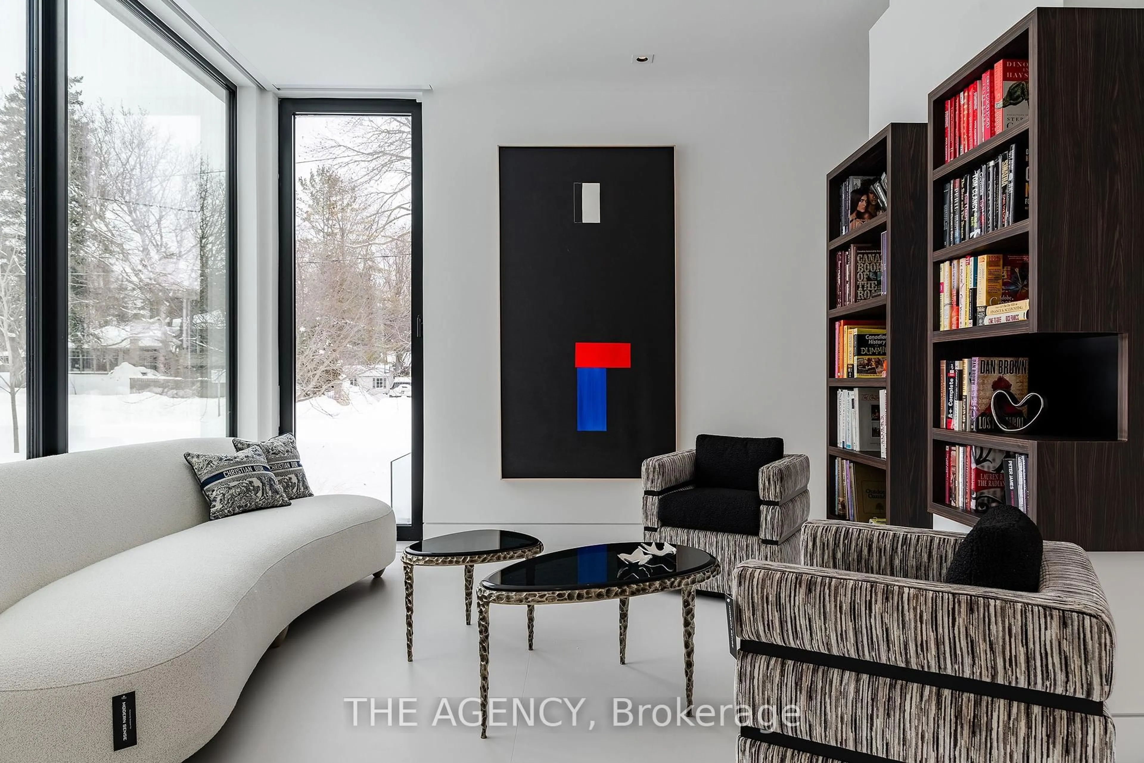 Indoor entryway for 2048 Ardleigh Rd, Oakville Ontario L6J 4W8