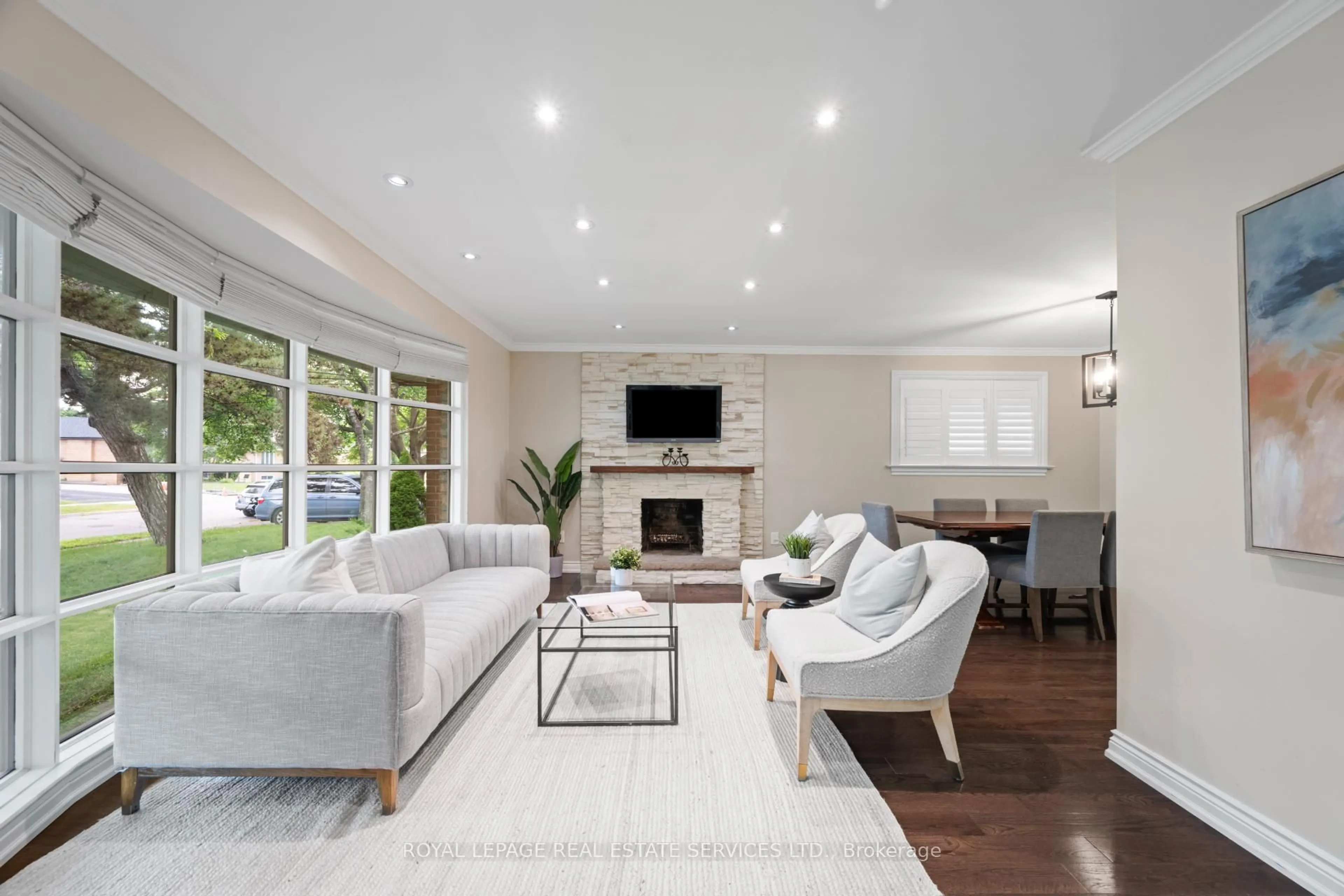 Living room with furniture, unknown for 106 West Deane Park Dr, Toronto Ontario M9B 2S5