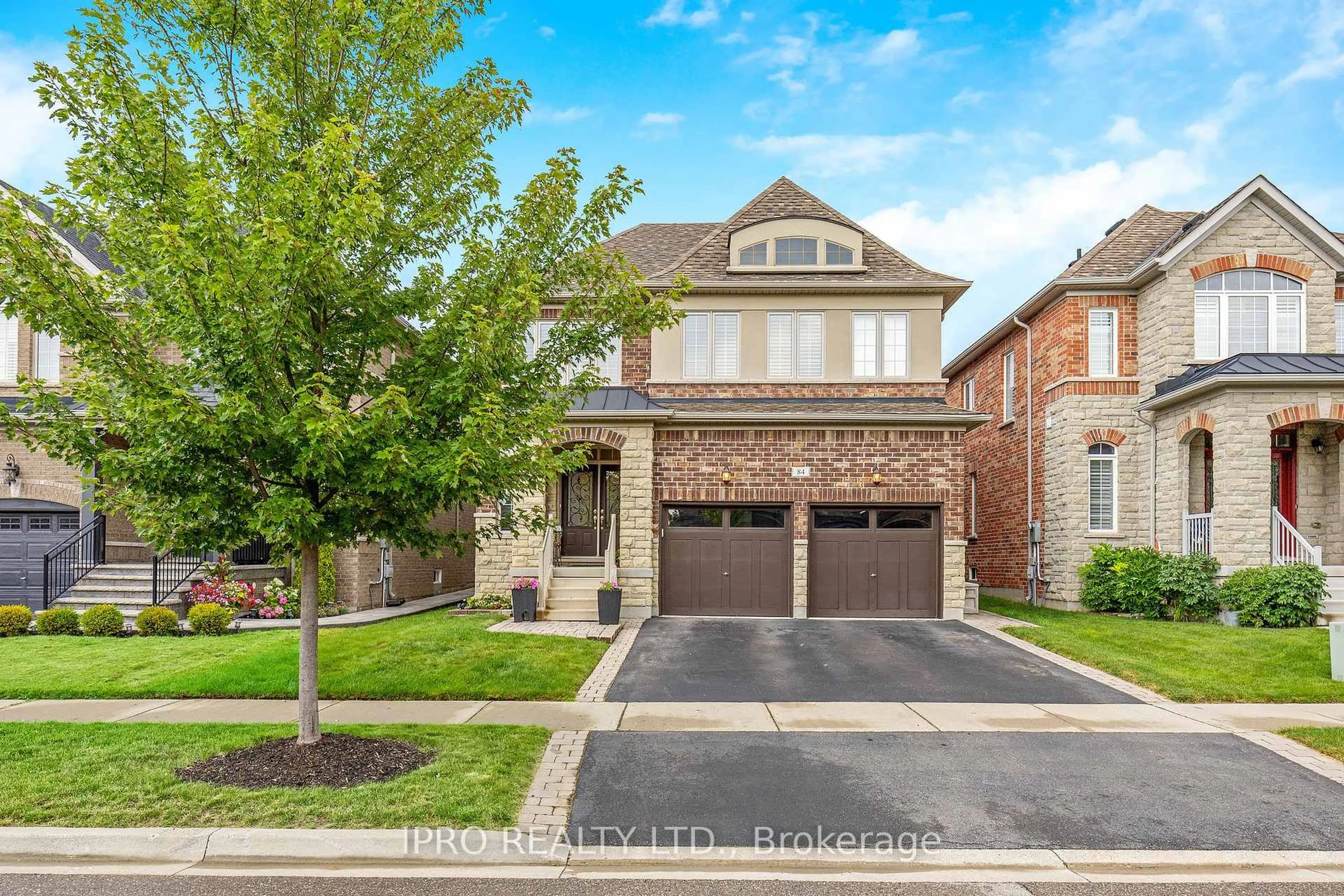 Home with brick exterior material, street for 84 Northwest Crt, Halton Hills Ontario L7G 0K7