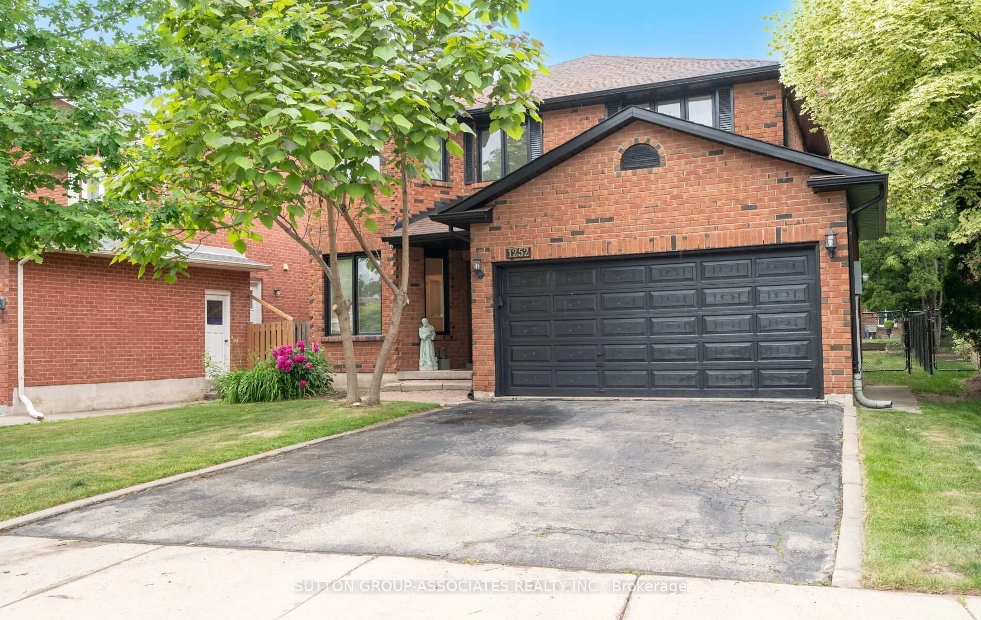 Home with brick exterior material, street for 1252 Greenwood Cres, Oakville Ontario L6J 6W5