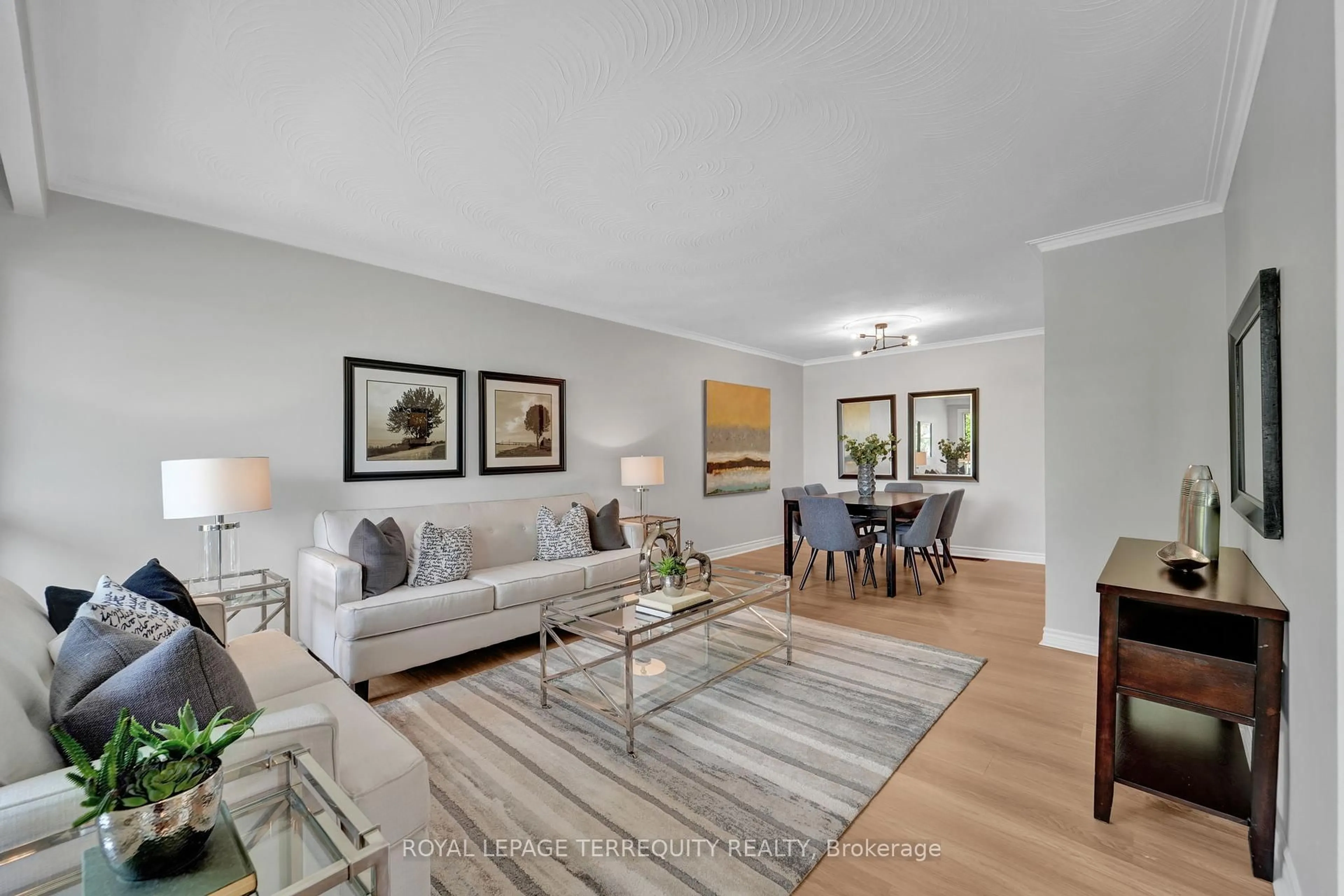 Living room with furniture, unknown for 39 Picaro Dr, Toronto Ontario M3N 2B6